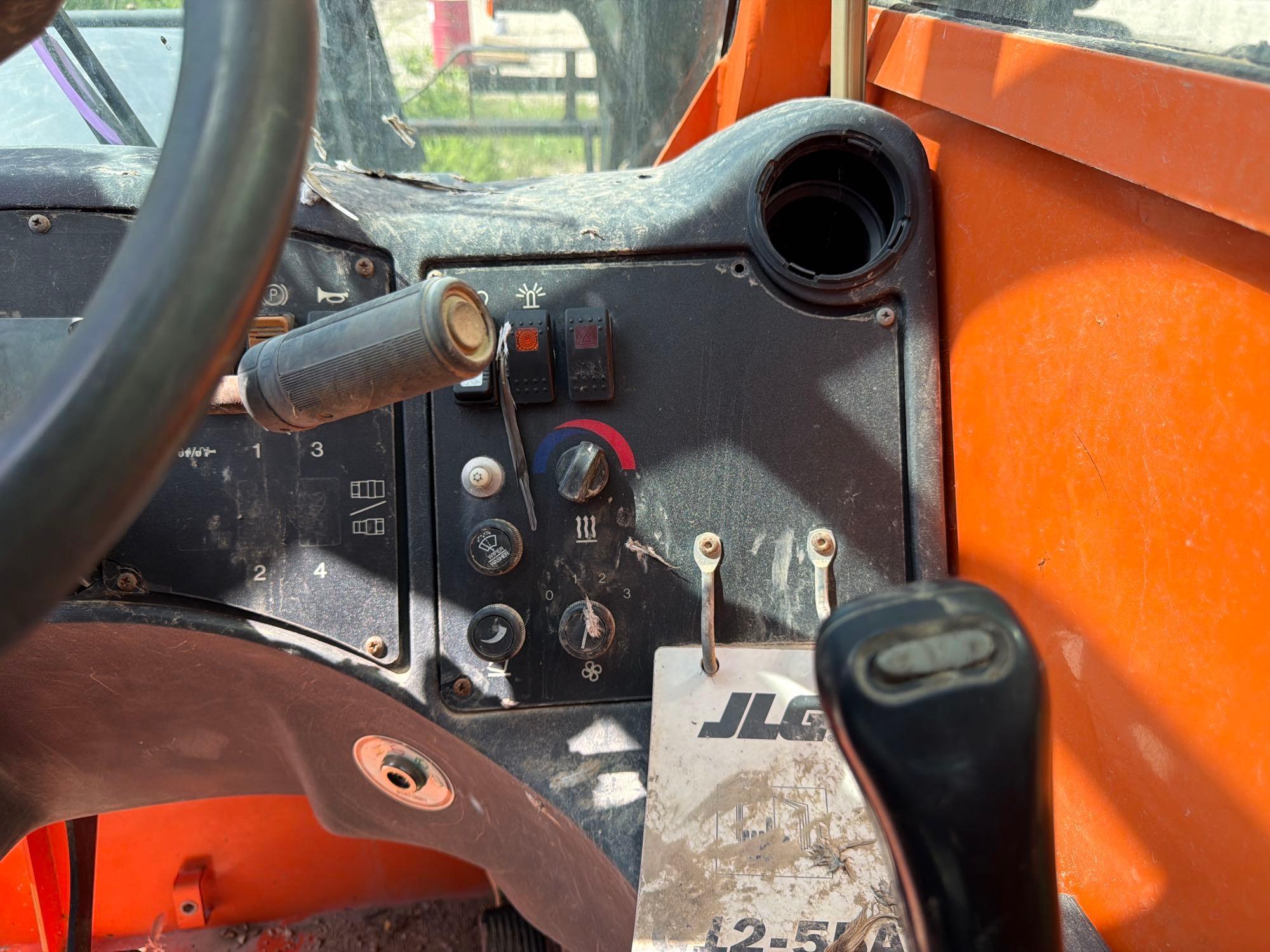 2014 JLG G12-55A