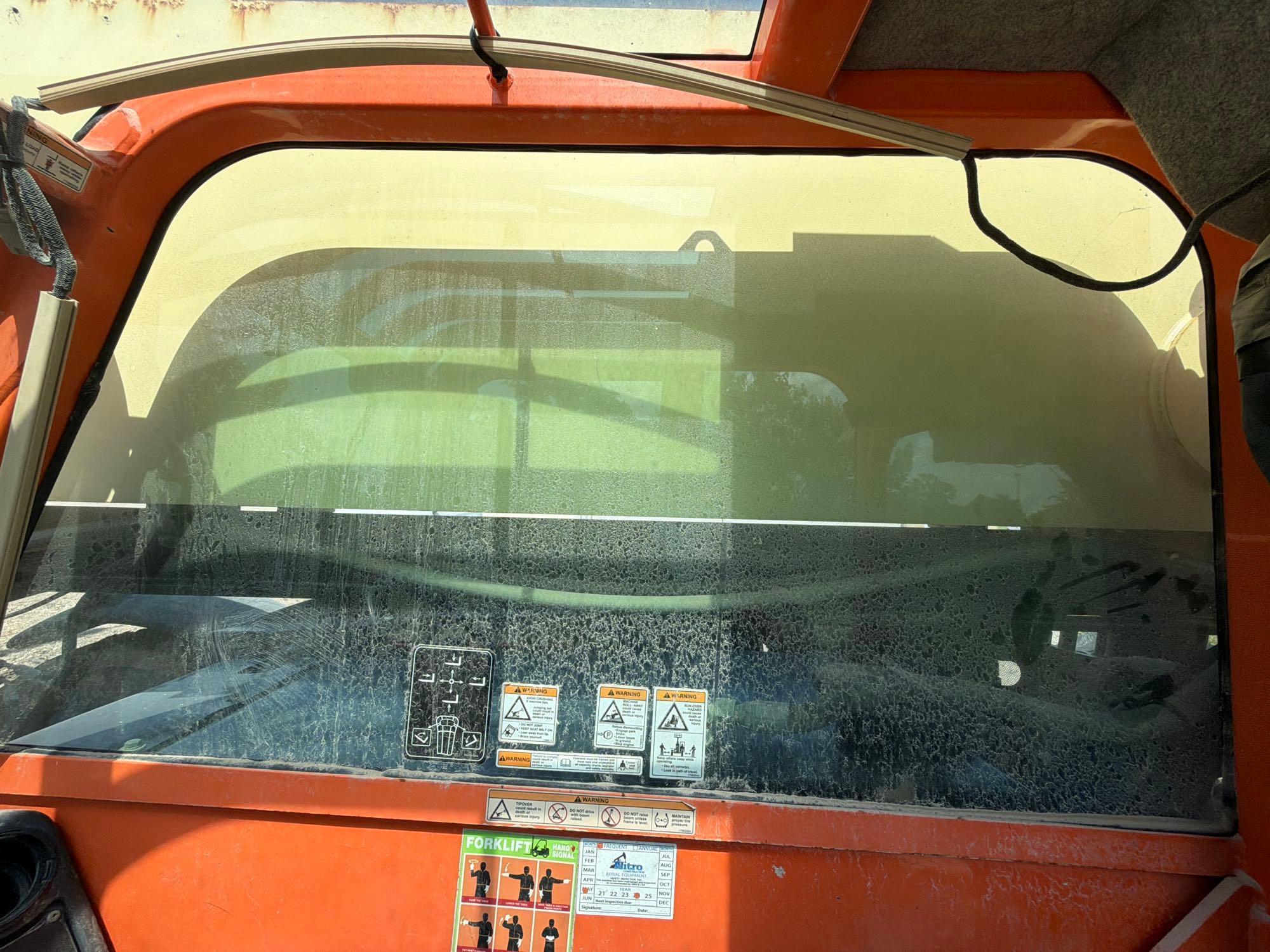 2014 JLG G12-55A