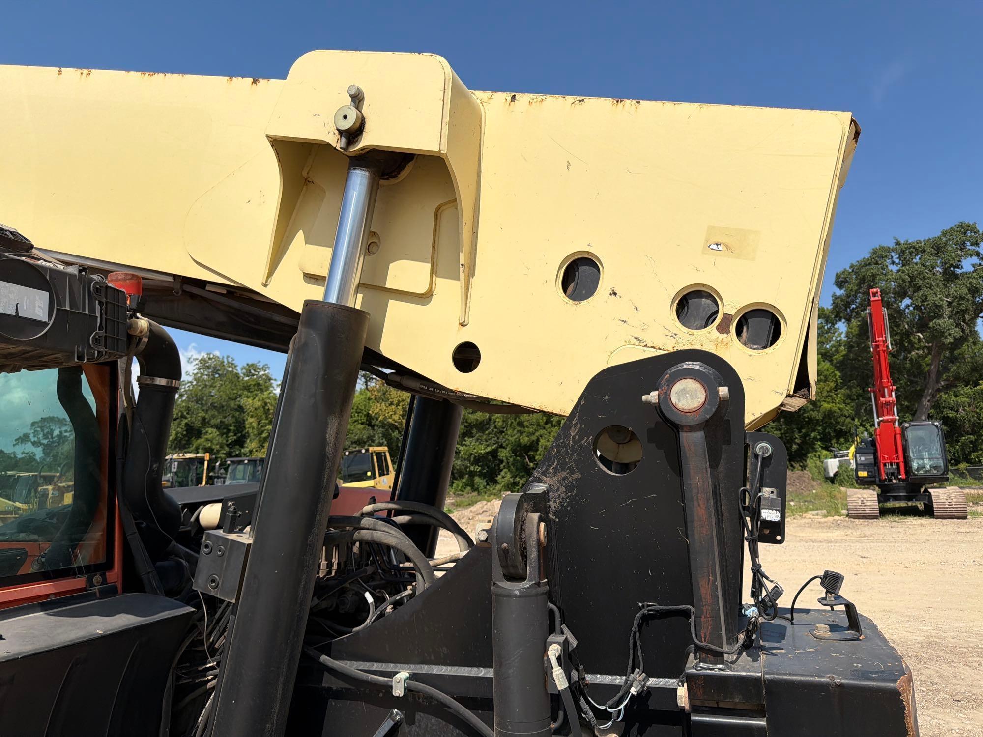 2014 JLG G12-55A