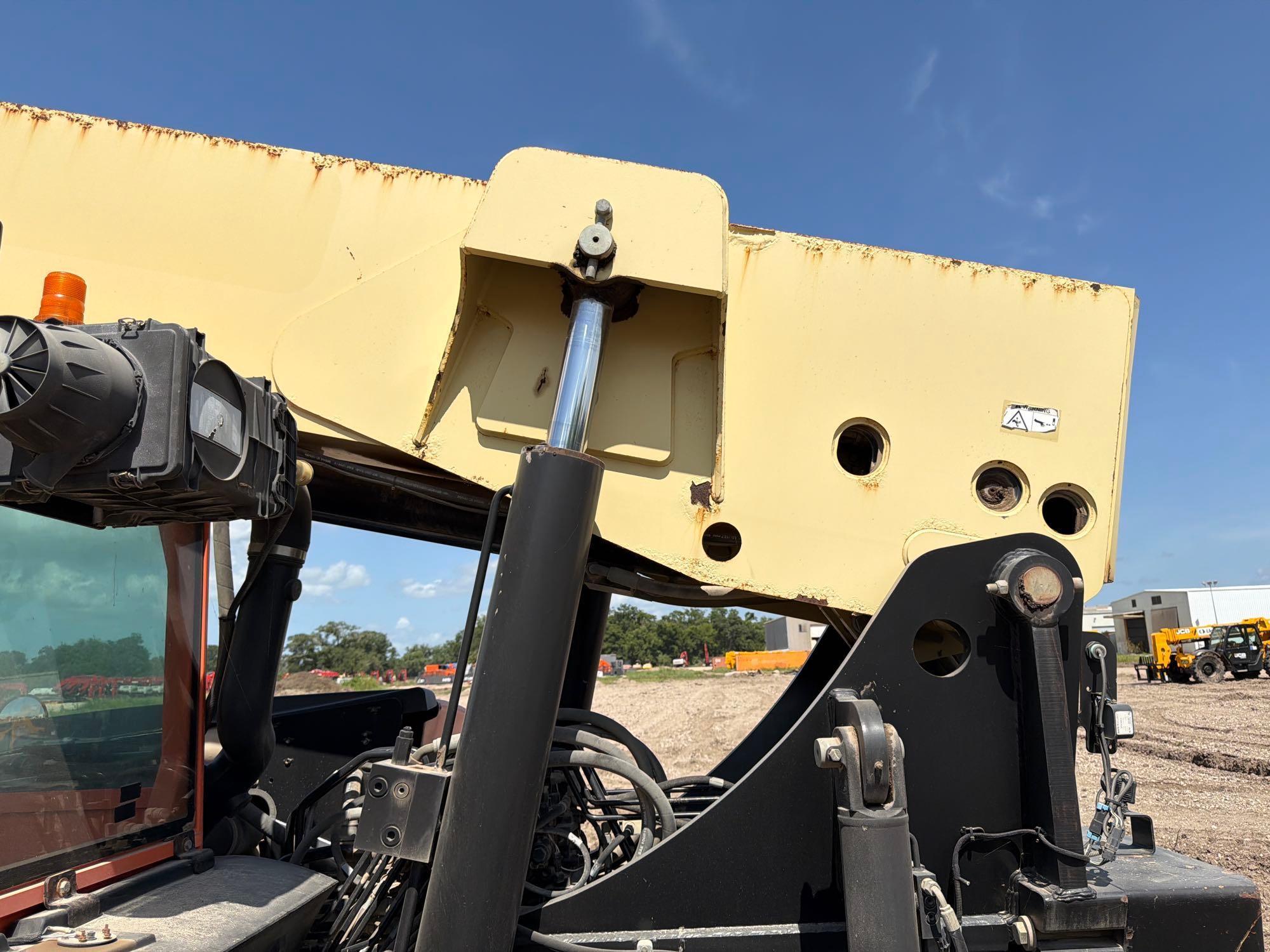2015 JLG G12-55A