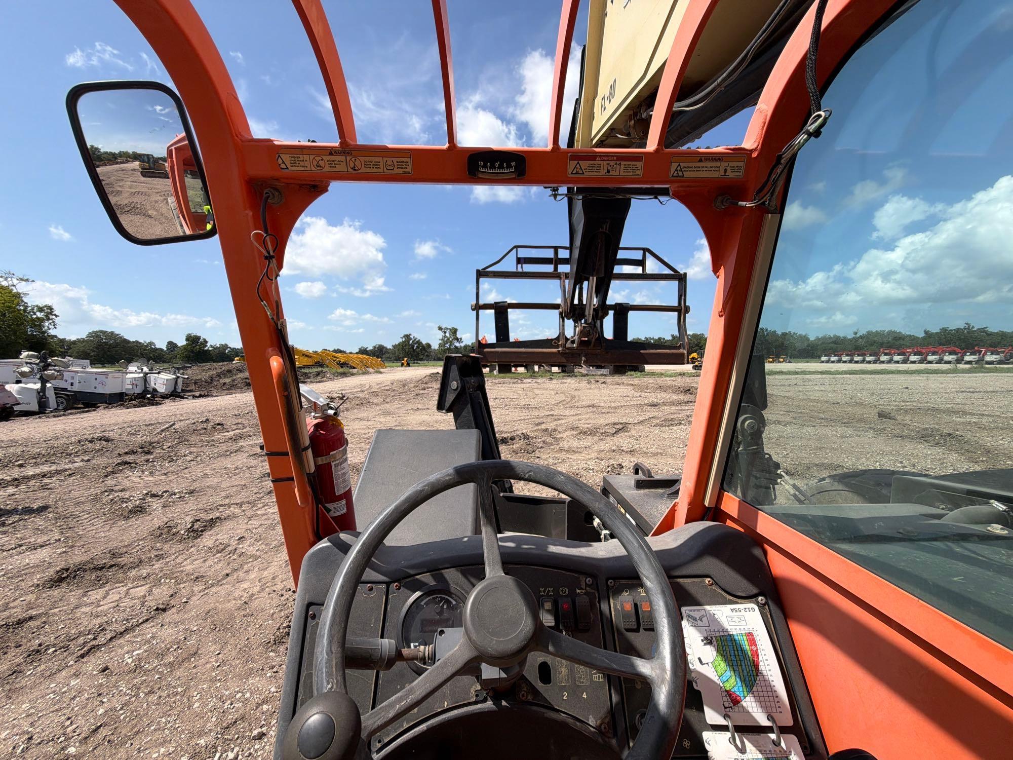 2015 JLG G12-55A