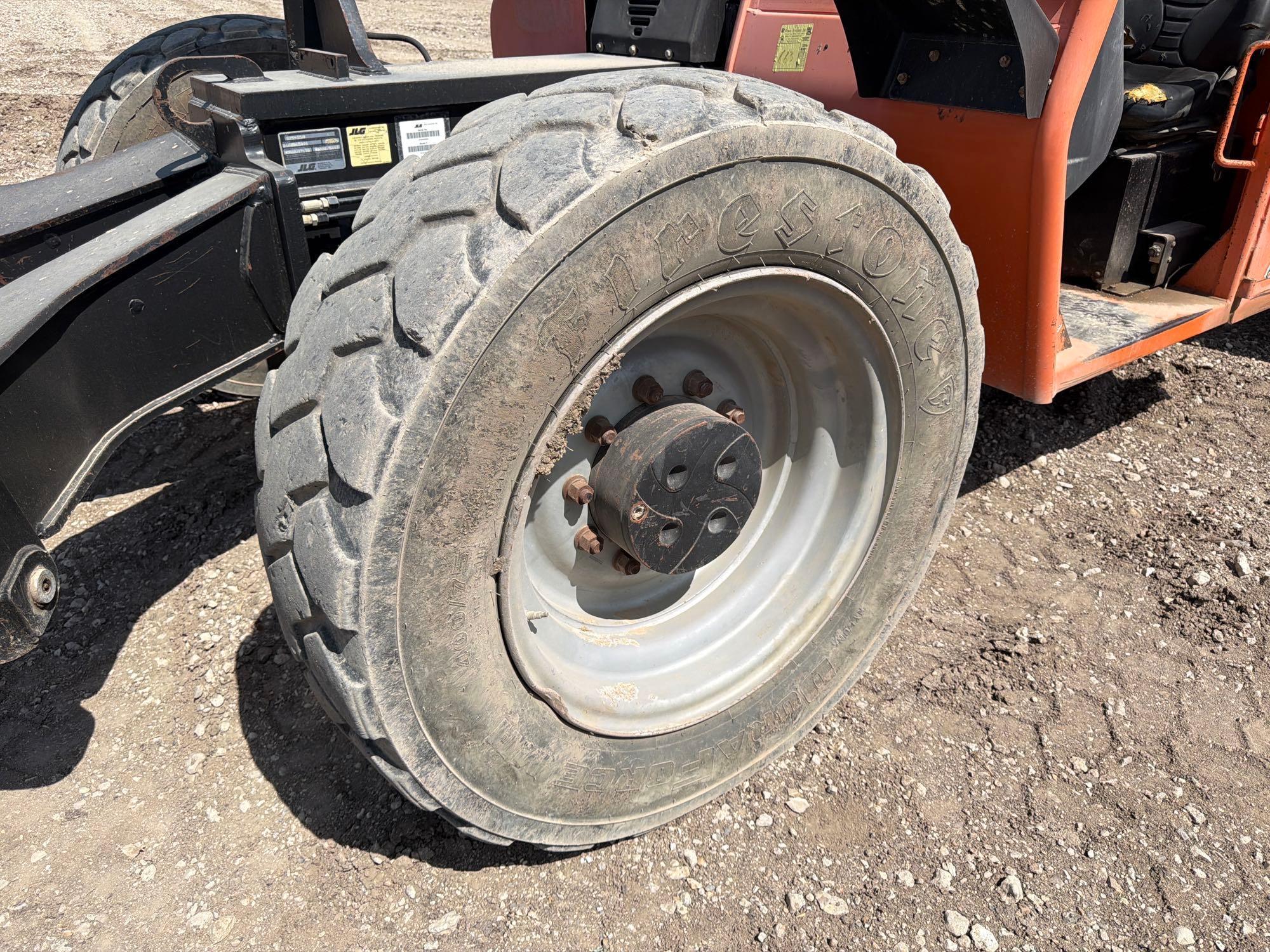 2015 JLG G12-55A