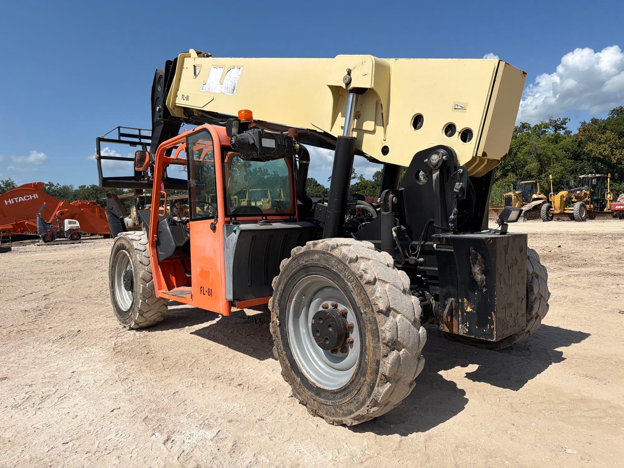 2013 JLG G12-55A