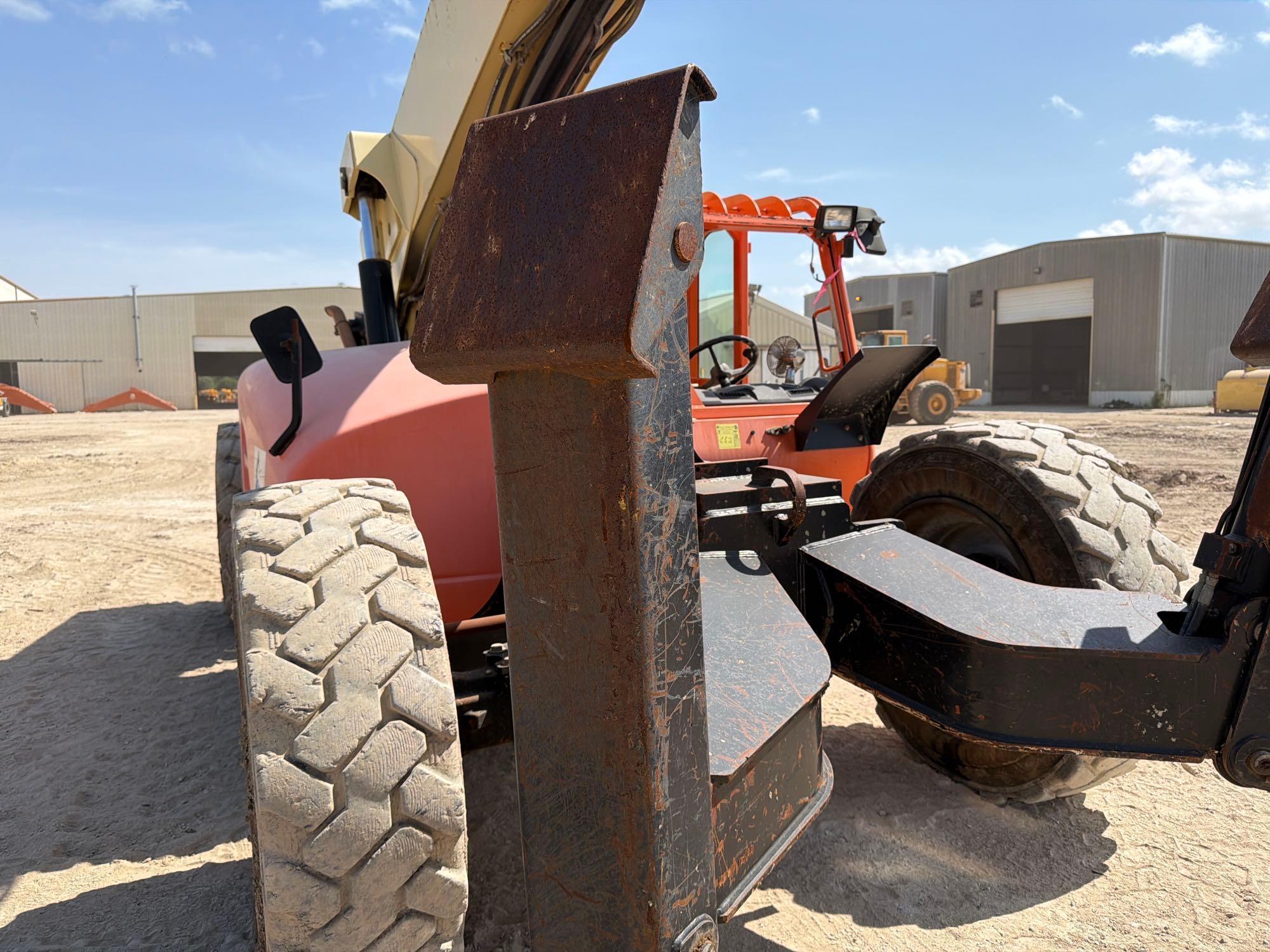 2013 JLG G12-55A