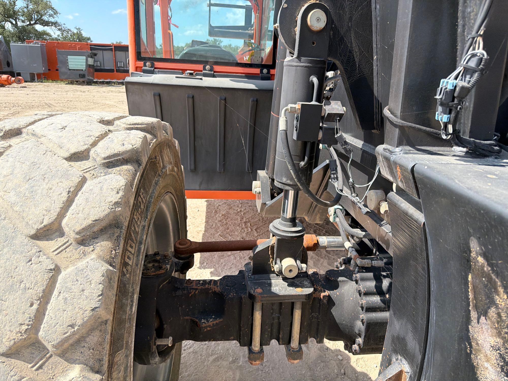 2013 JLG G12-55A