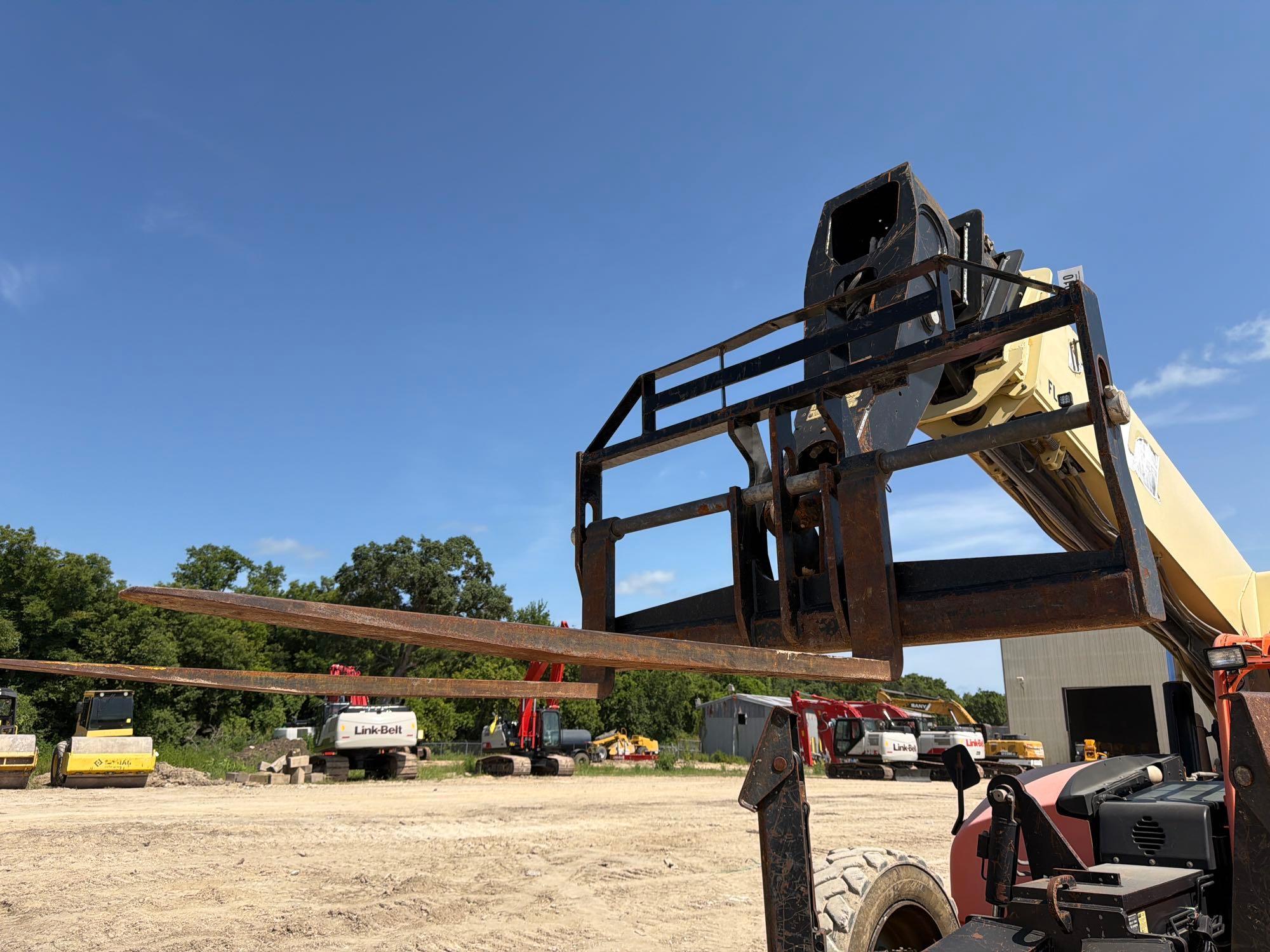 2013 JLG G12-55A