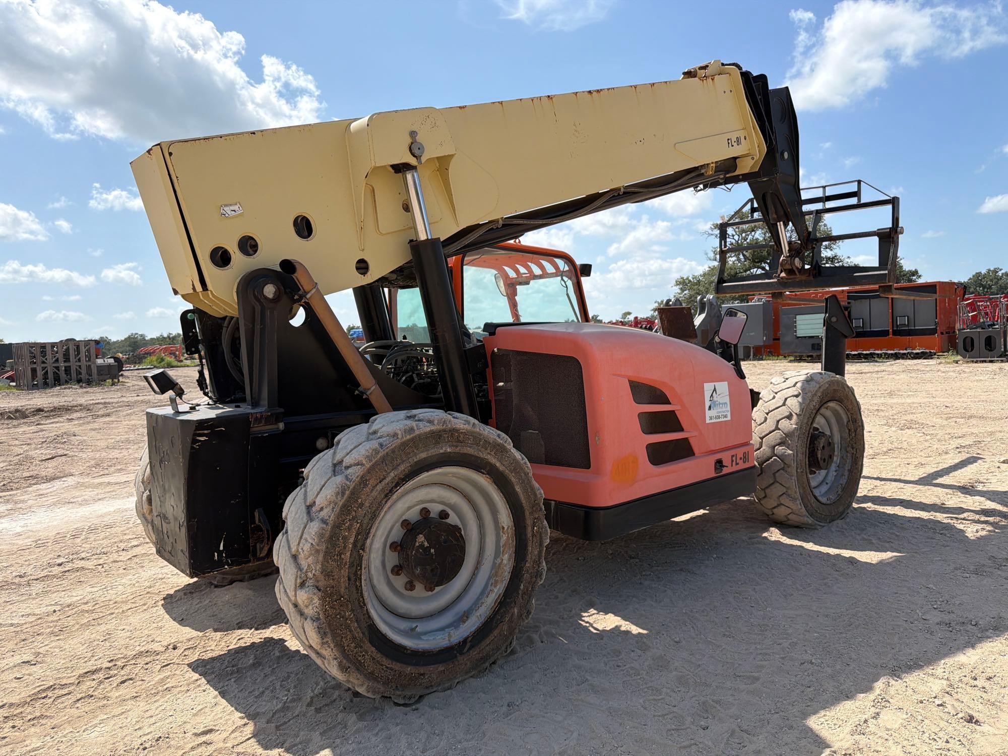 2013 JLG G12-55A