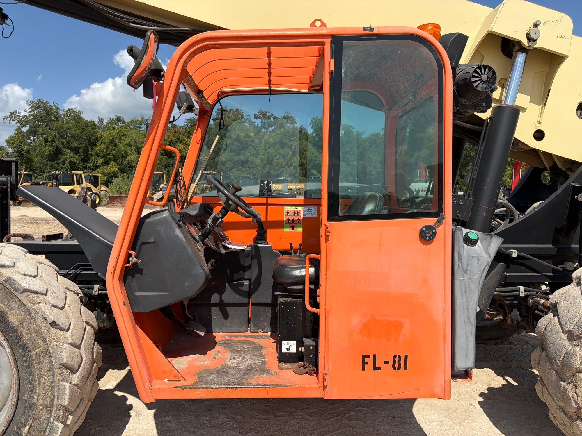2013 JLG G12-55A