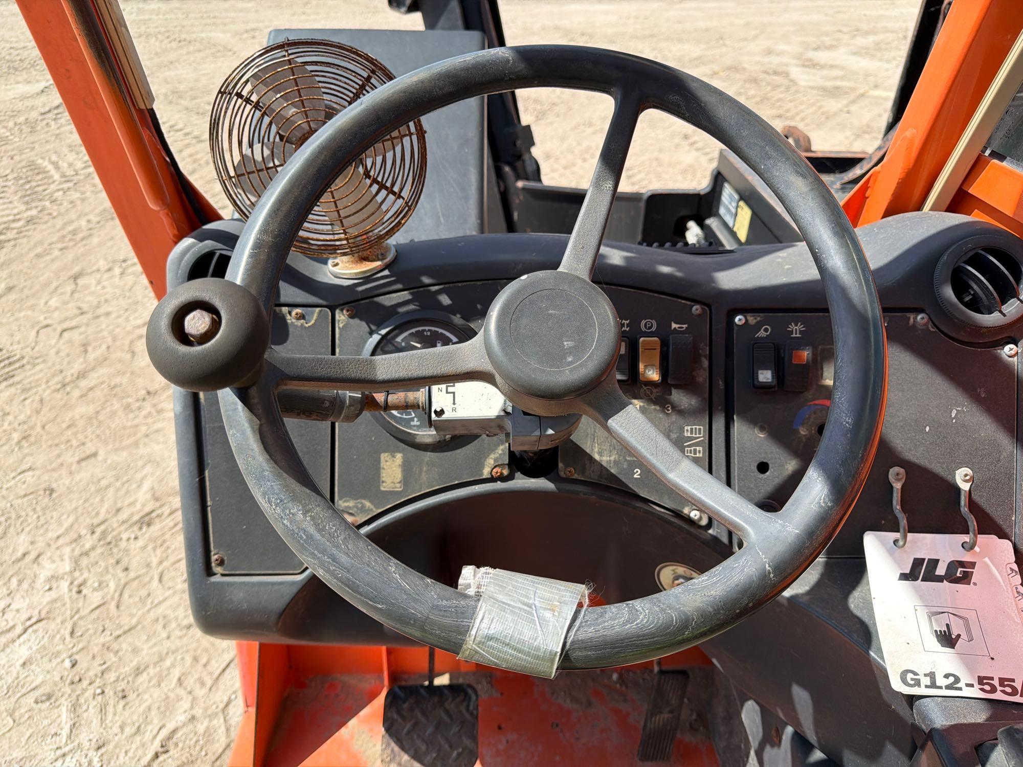 2013 JLG G12-55A