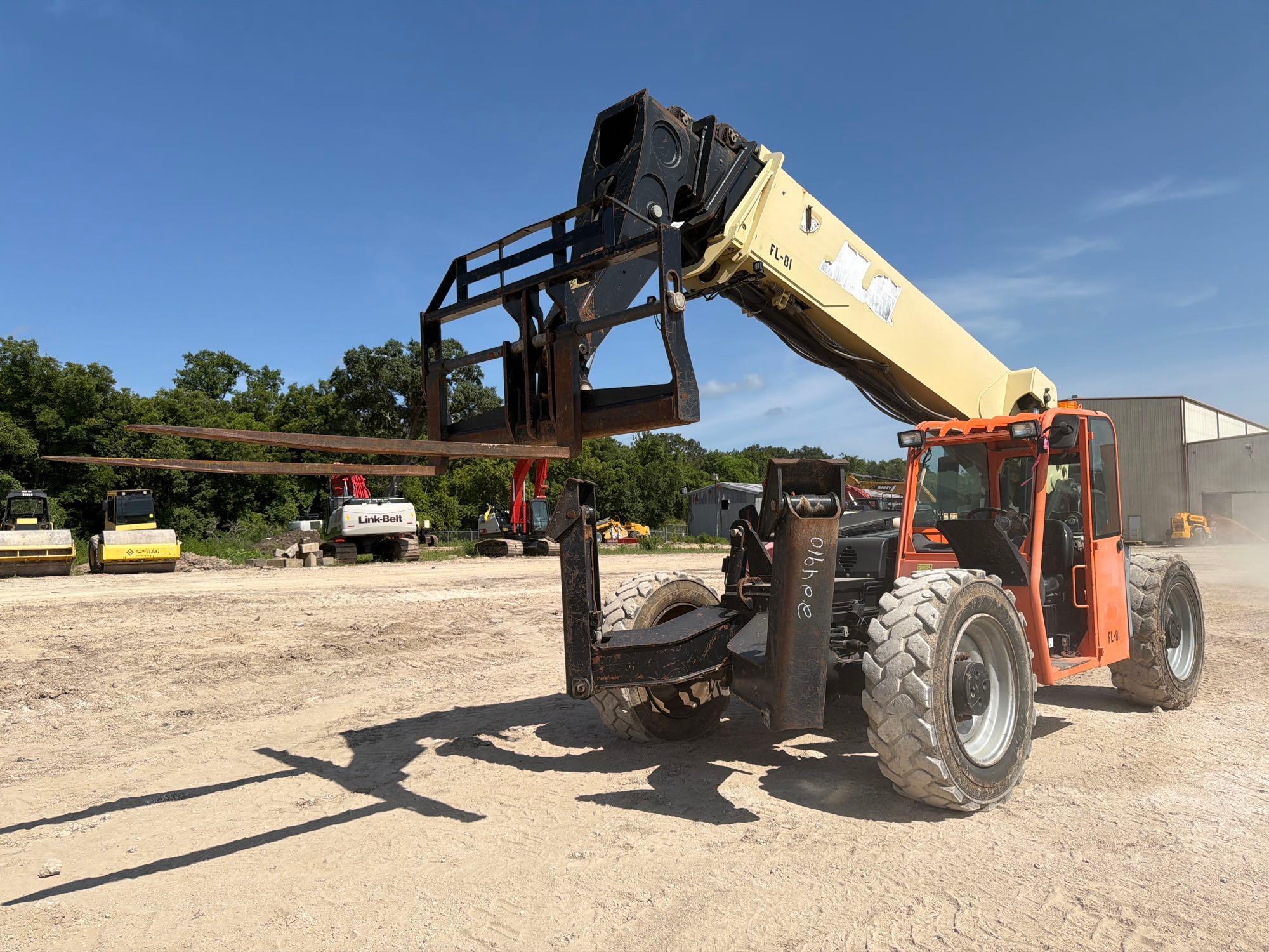 2013 JLG G12-55A