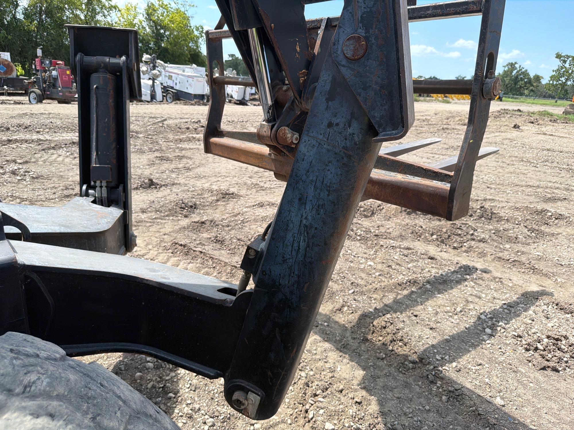 2013 JLG G12-55A