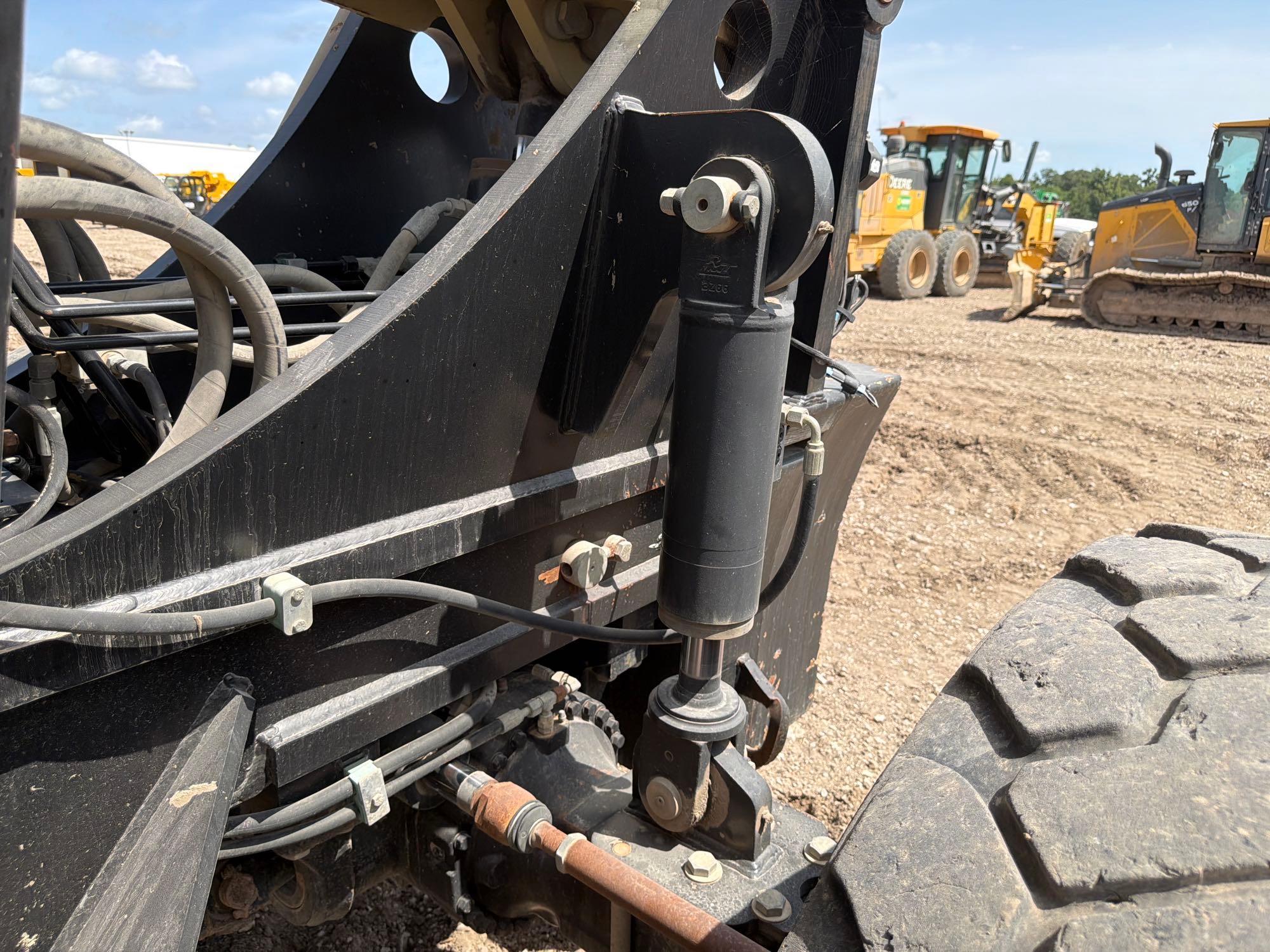 2013 JLG G12-55A