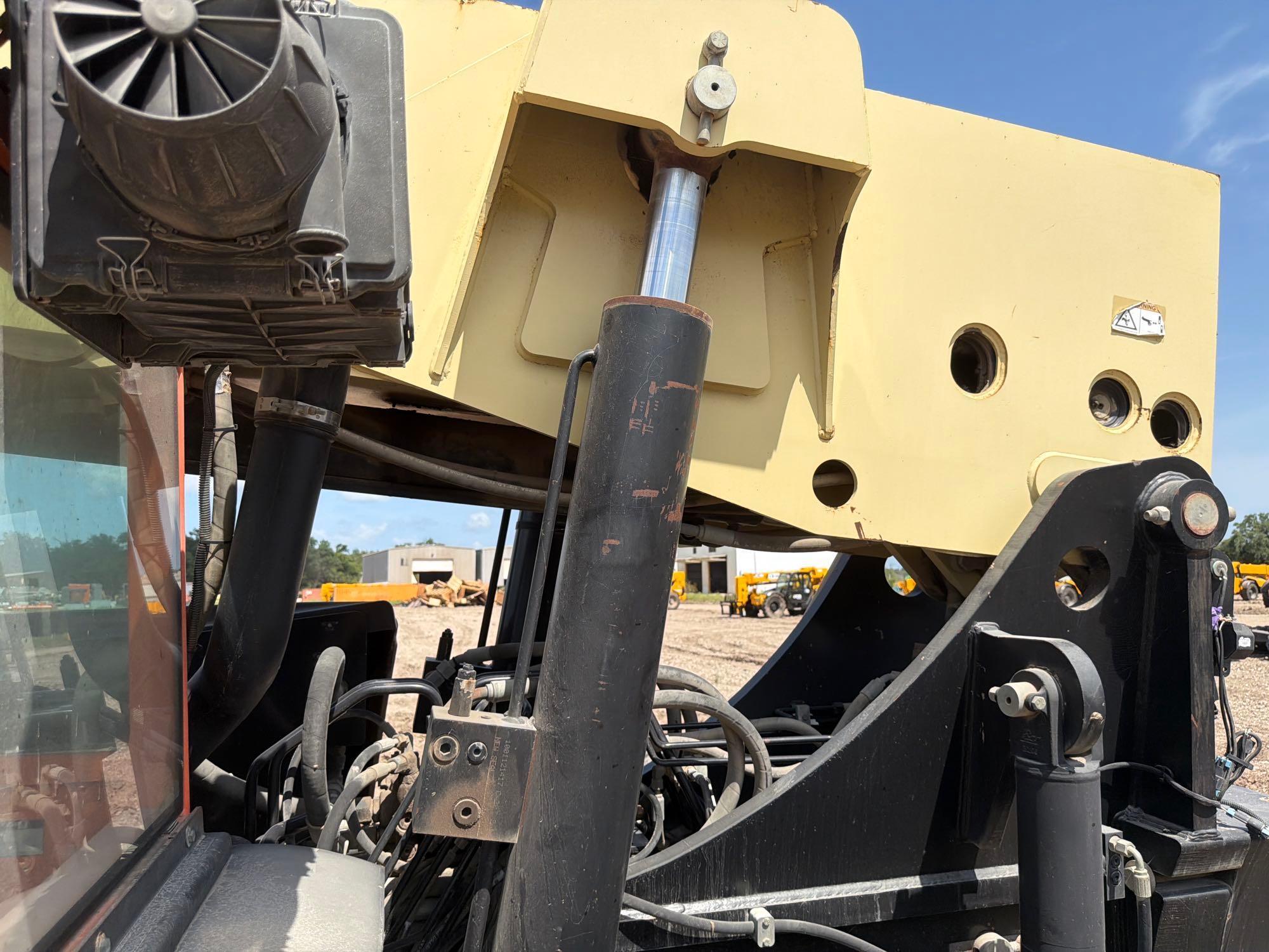 2013 JLG G12-55A