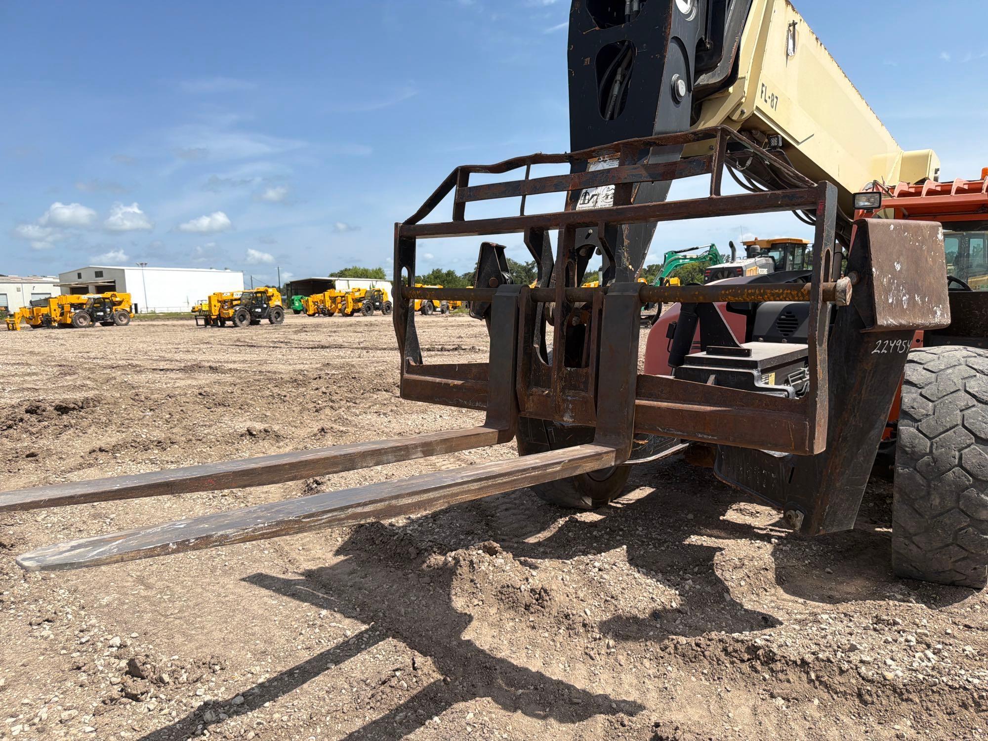 2013 JLG G12-55A