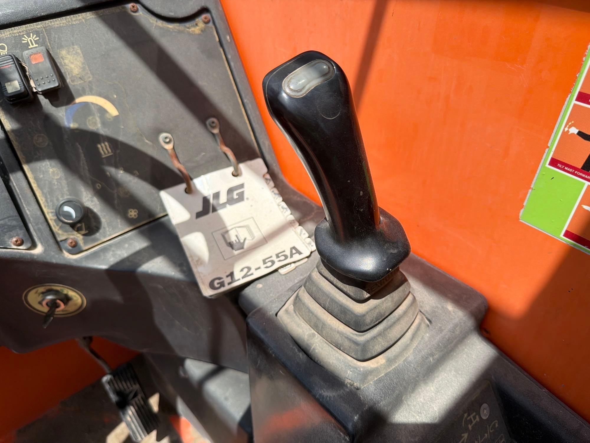 2013 JLG G12-55A