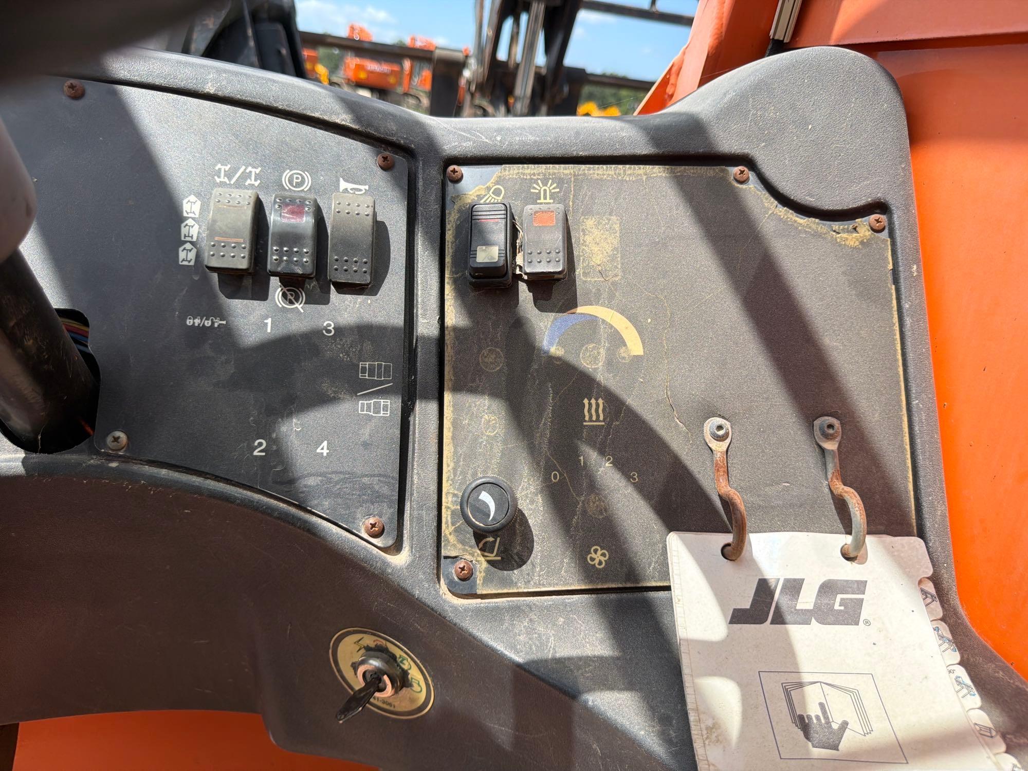 2013 JLG G12-55A