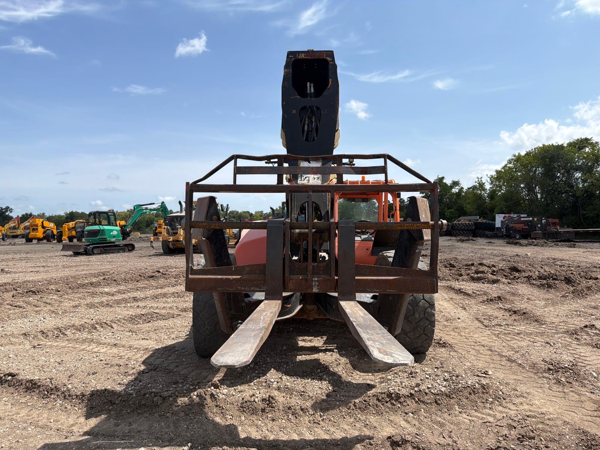 2013 JLG G12-55A