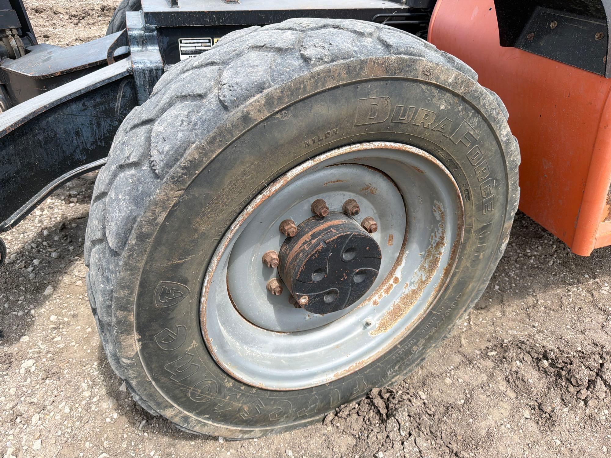 2013 JLG G12-55A