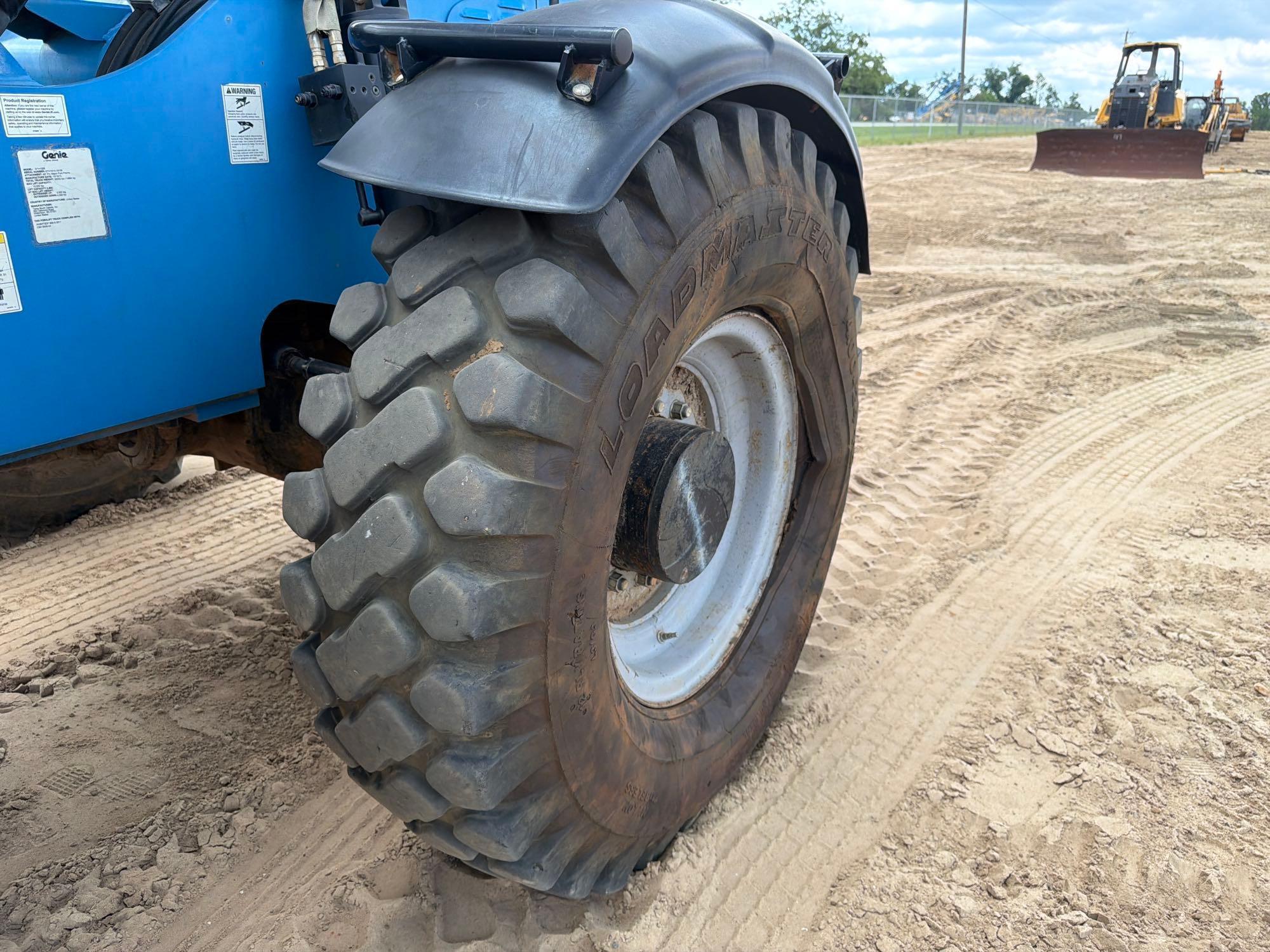 2014 Genie GTH1056