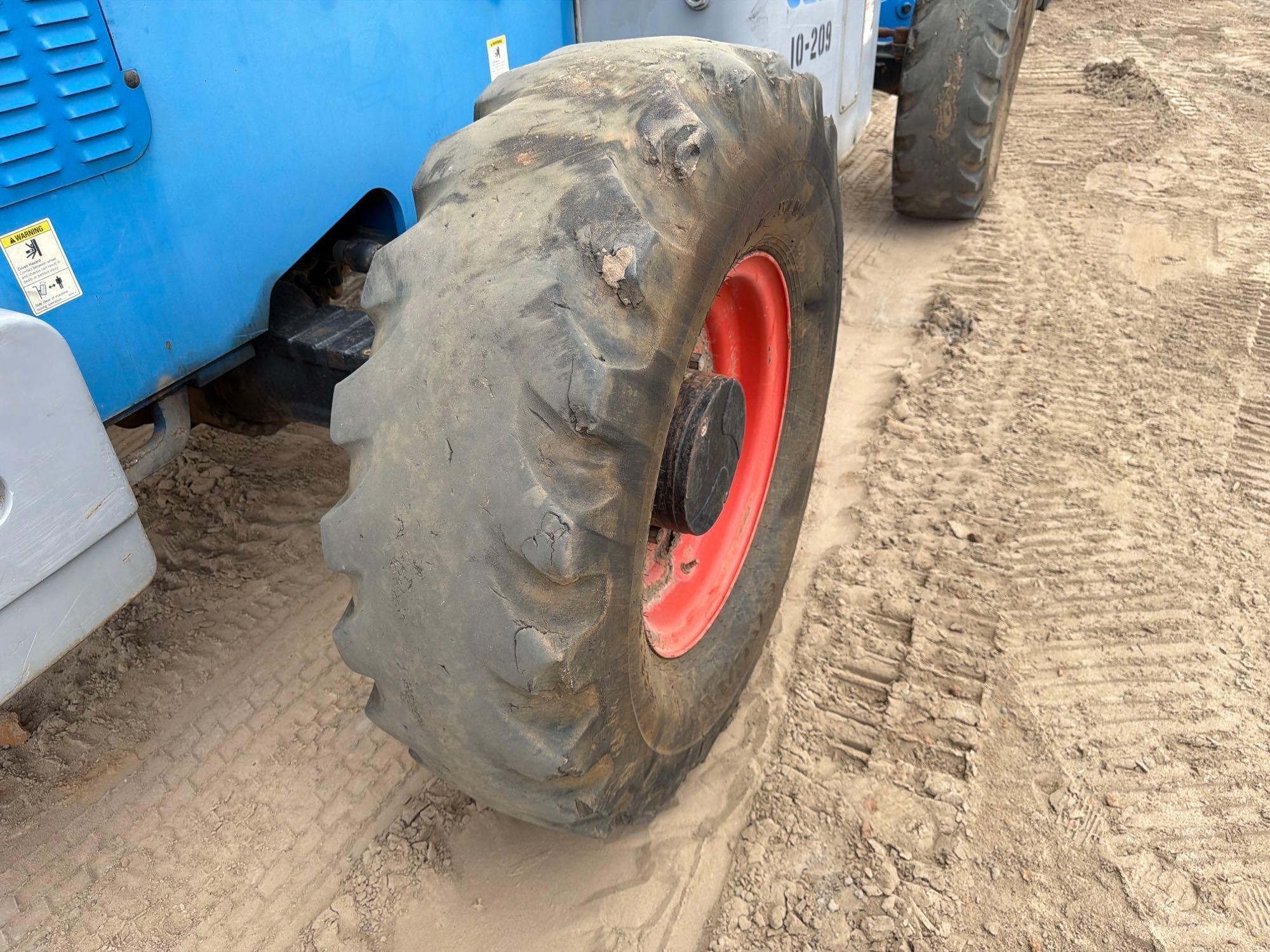 2014 Genie GTH1056