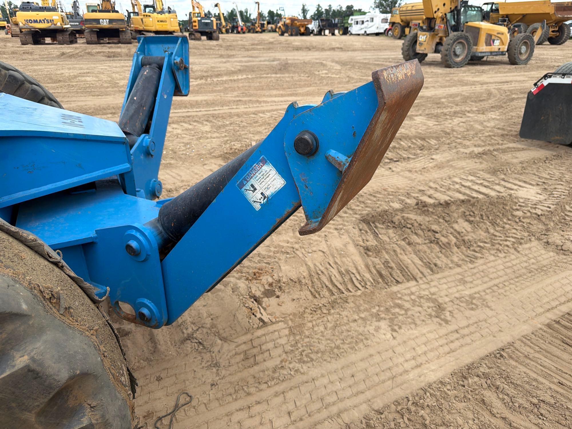 2014 Genie GTH1056