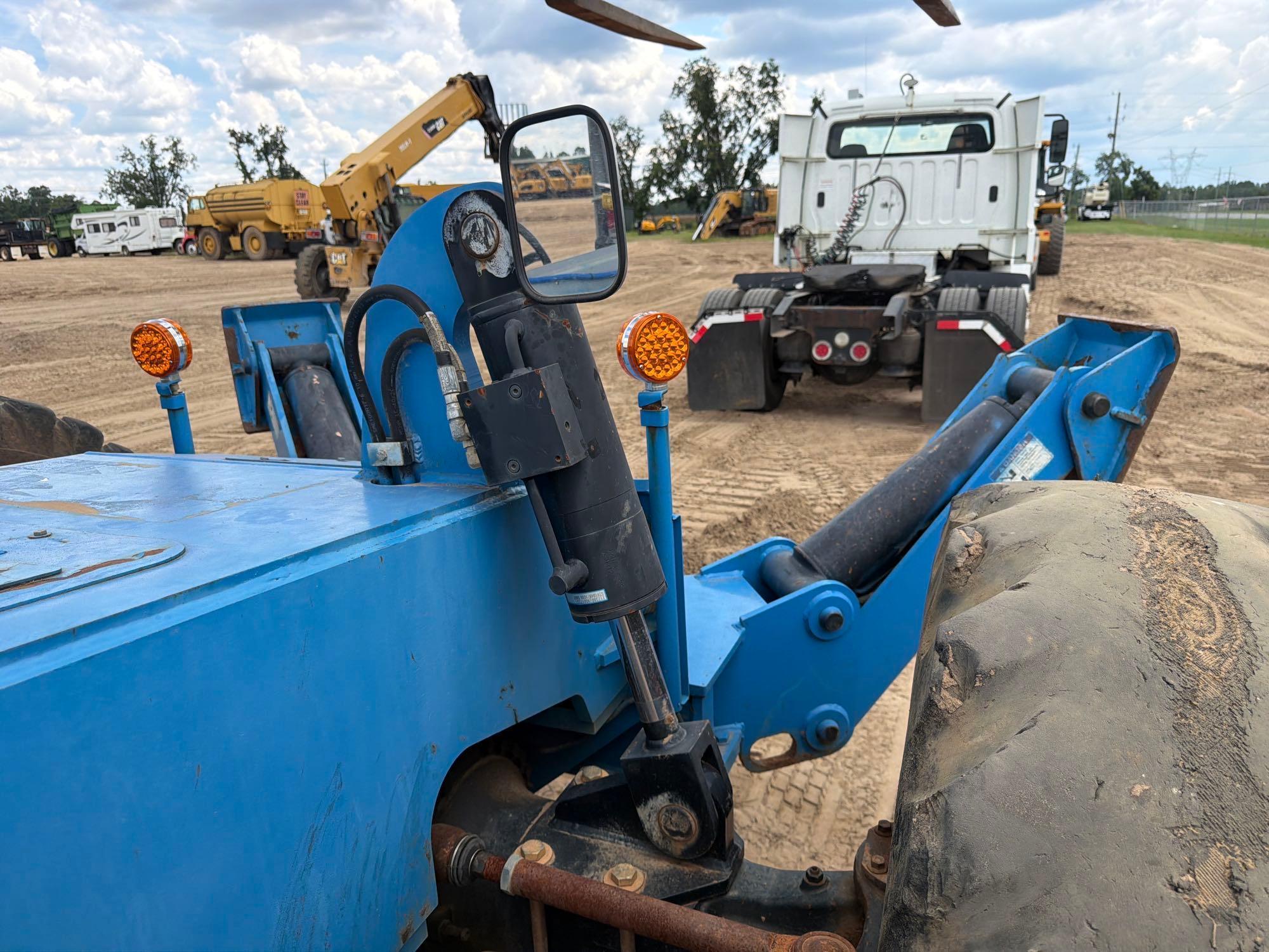 2014 Genie GTH1056