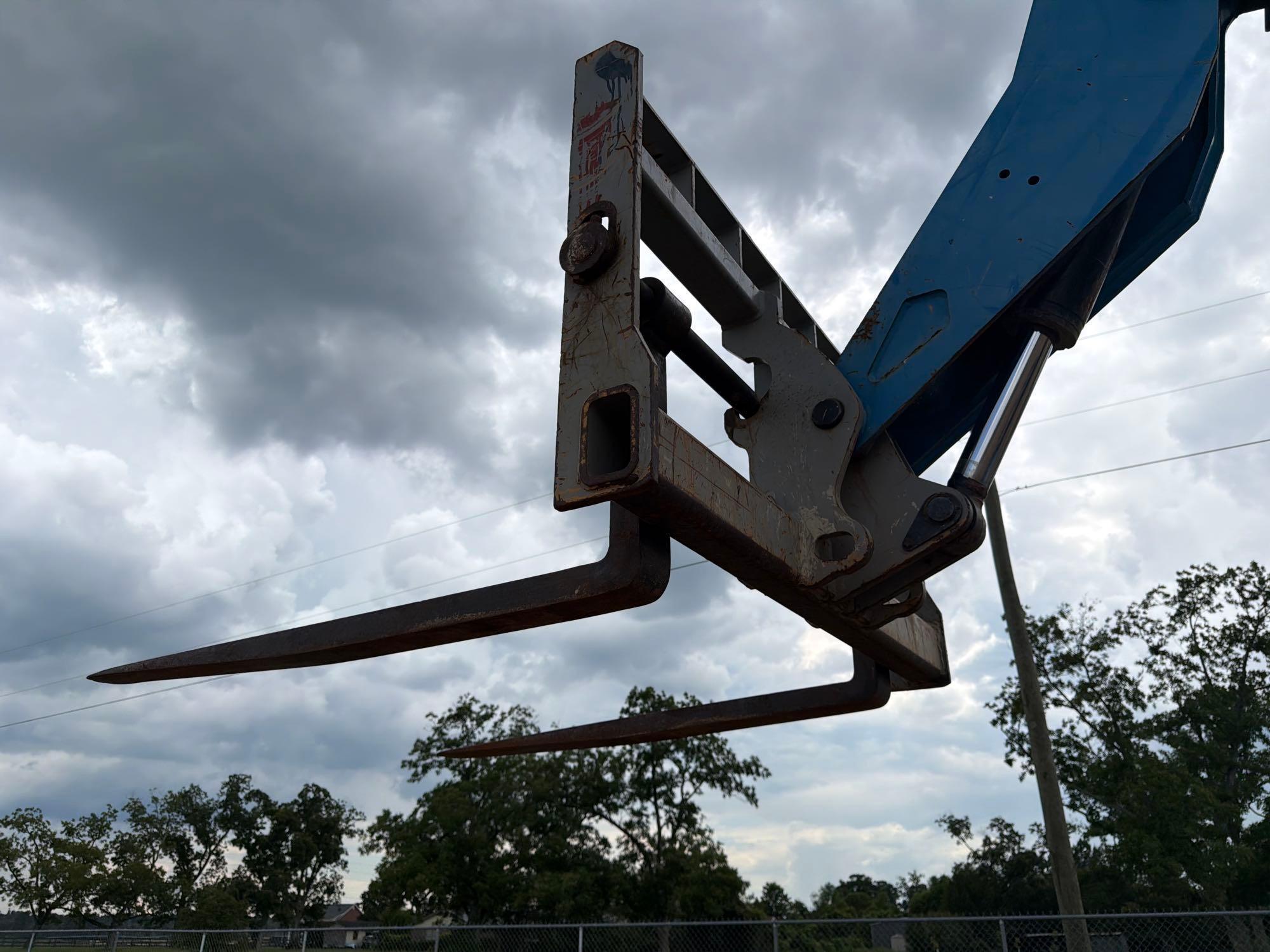2014 Genie GTH1056