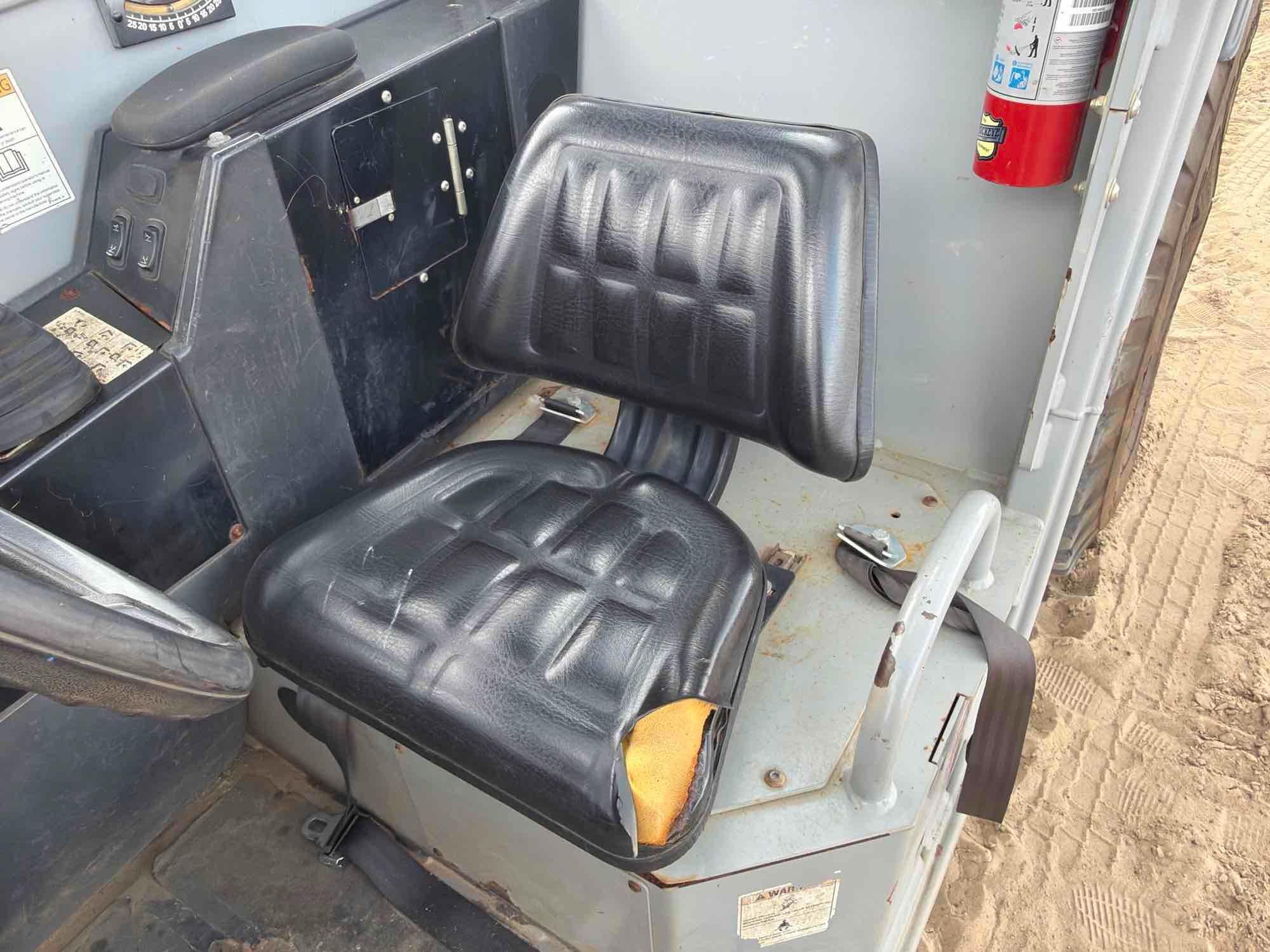 2014 Genie GTH1056