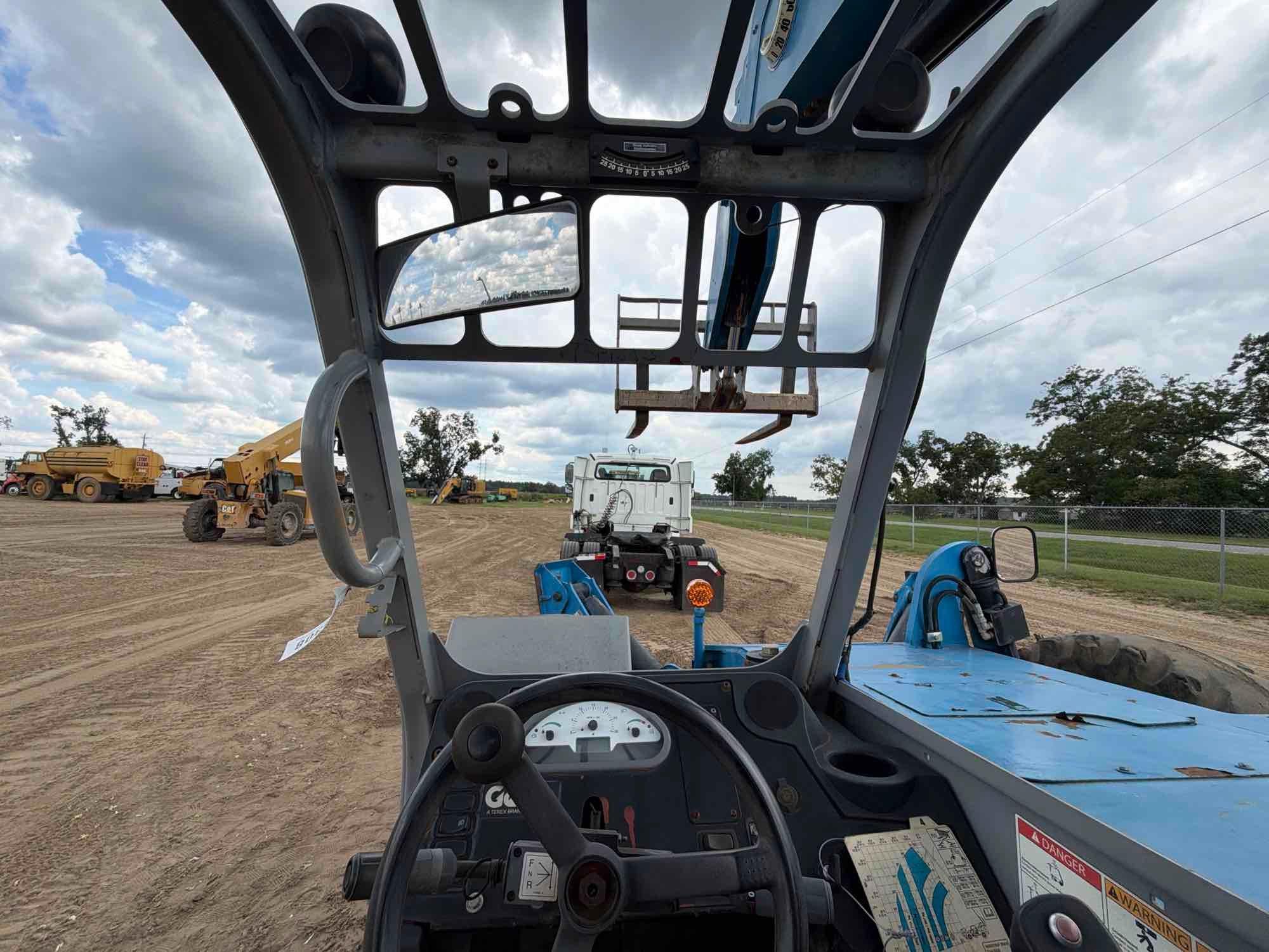 2014 Genie GTH1056
