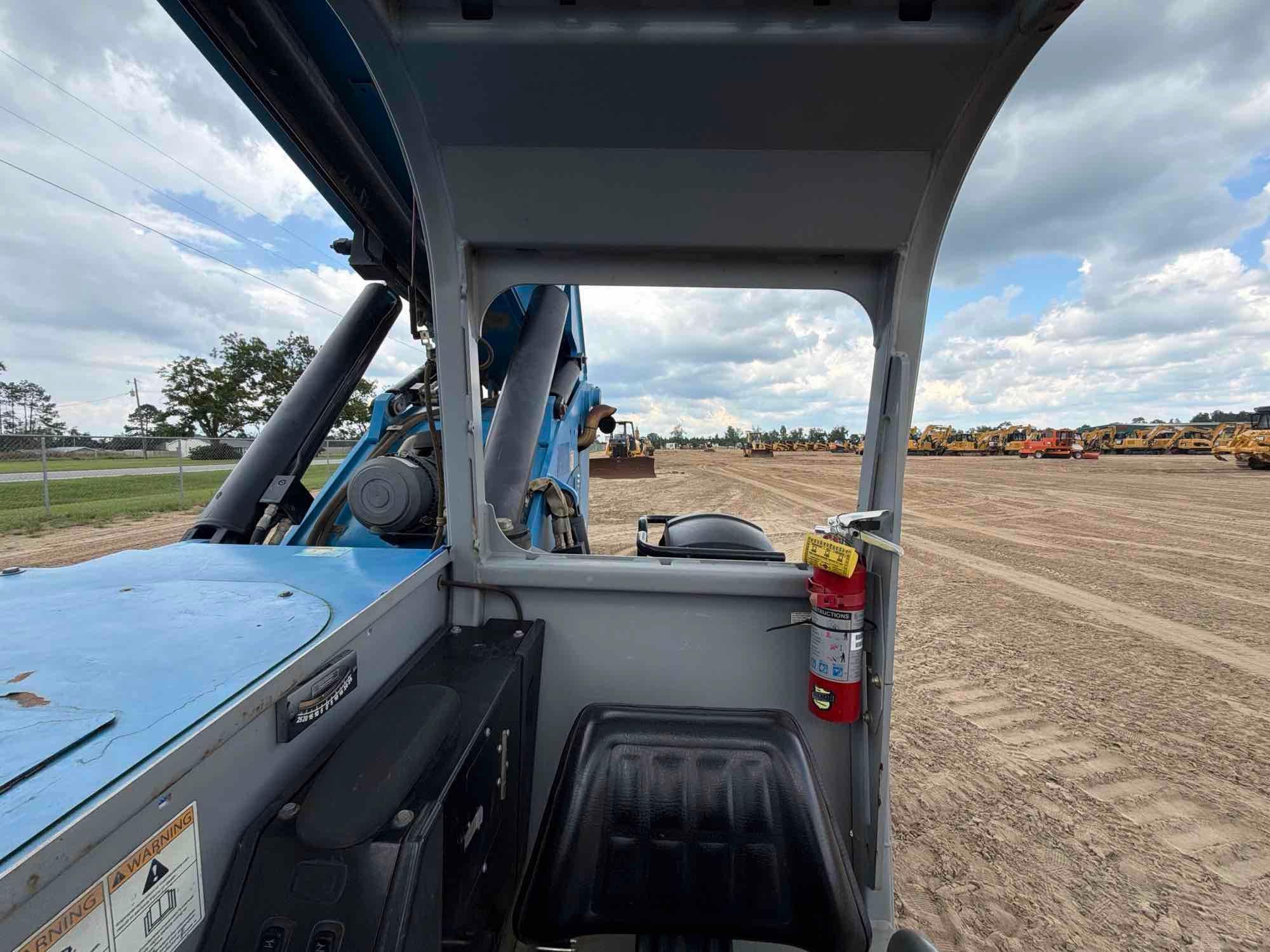 2014 Genie GTH1056