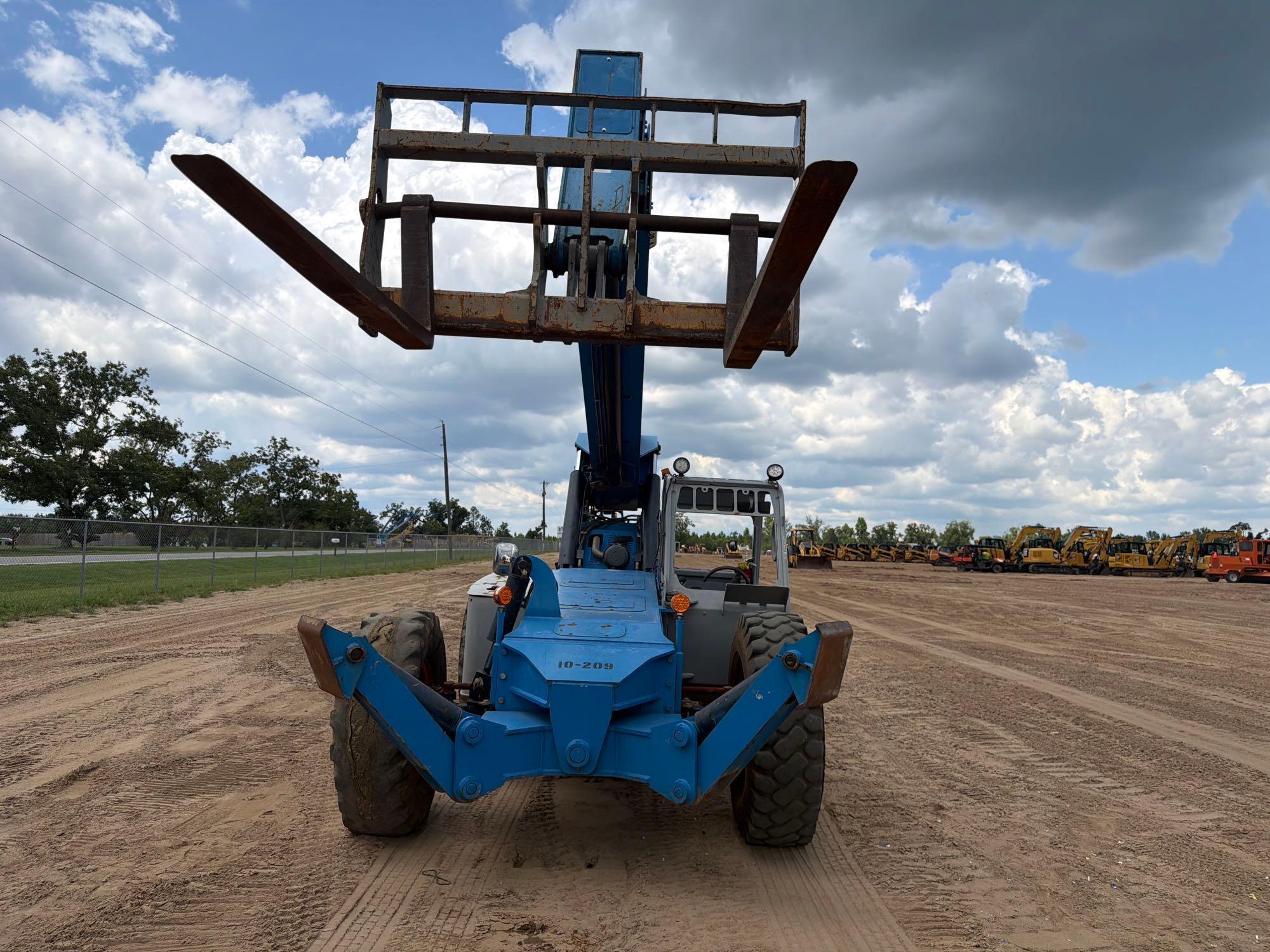 2014 Genie GTH1056