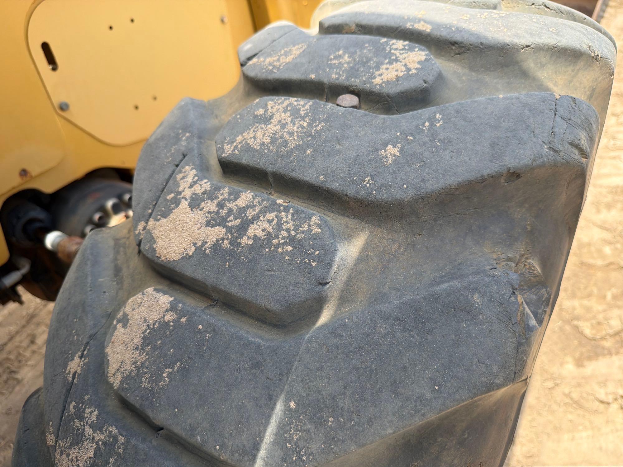 2014 Caterpillar TH407C
