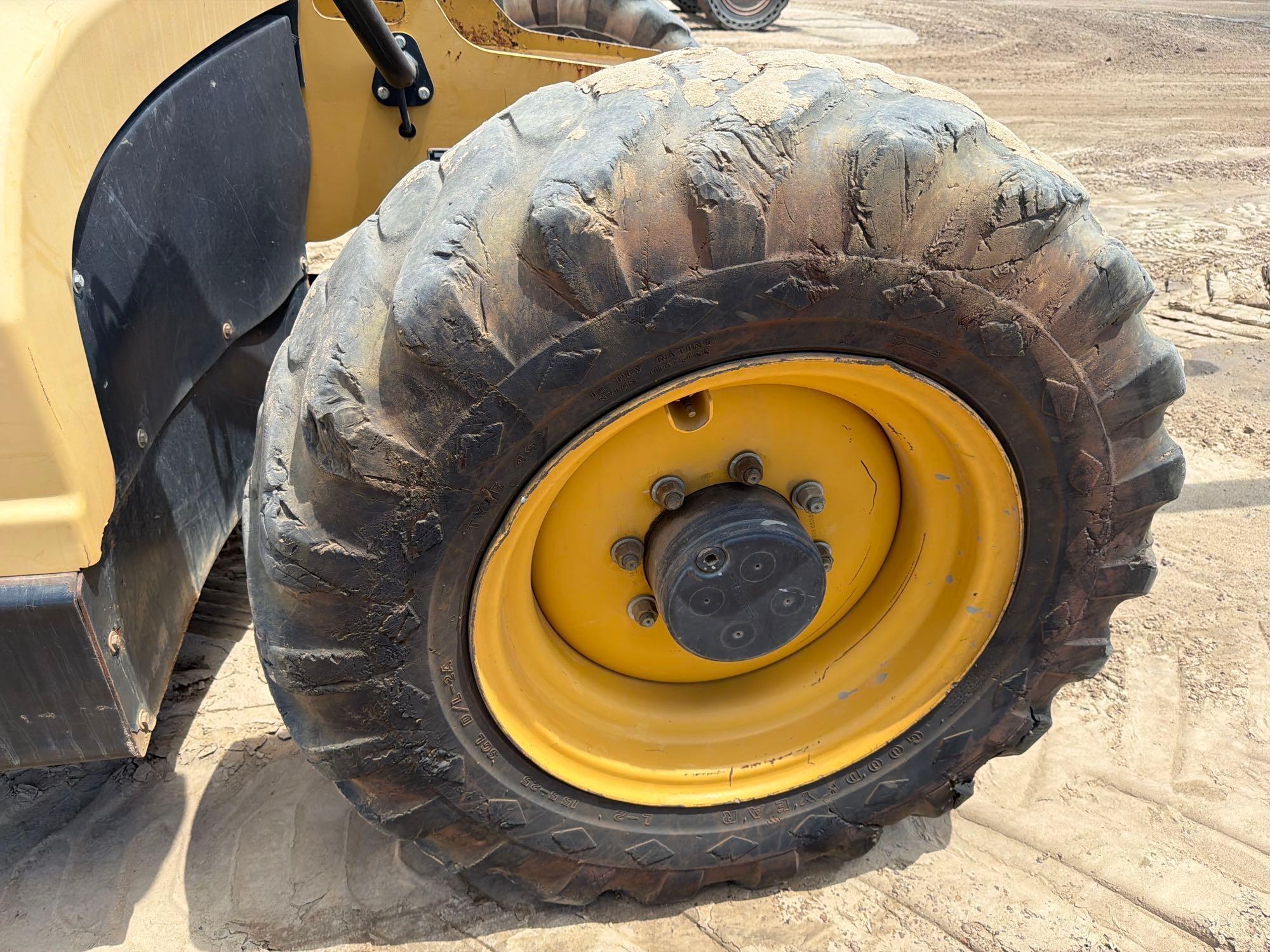 2014 Caterpillar TH407C