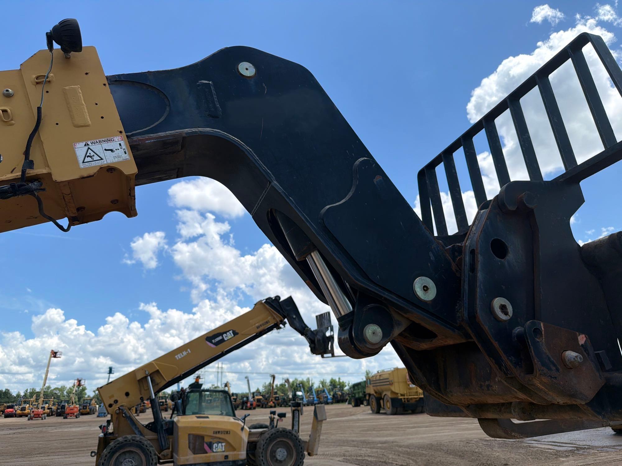 2014 Caterpillar TH407C