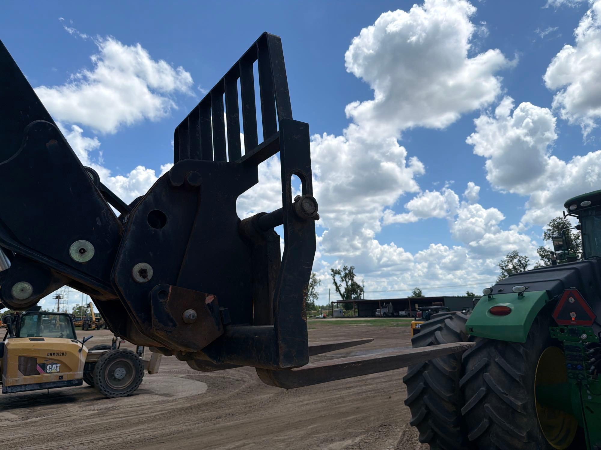 2014 Caterpillar TH407C