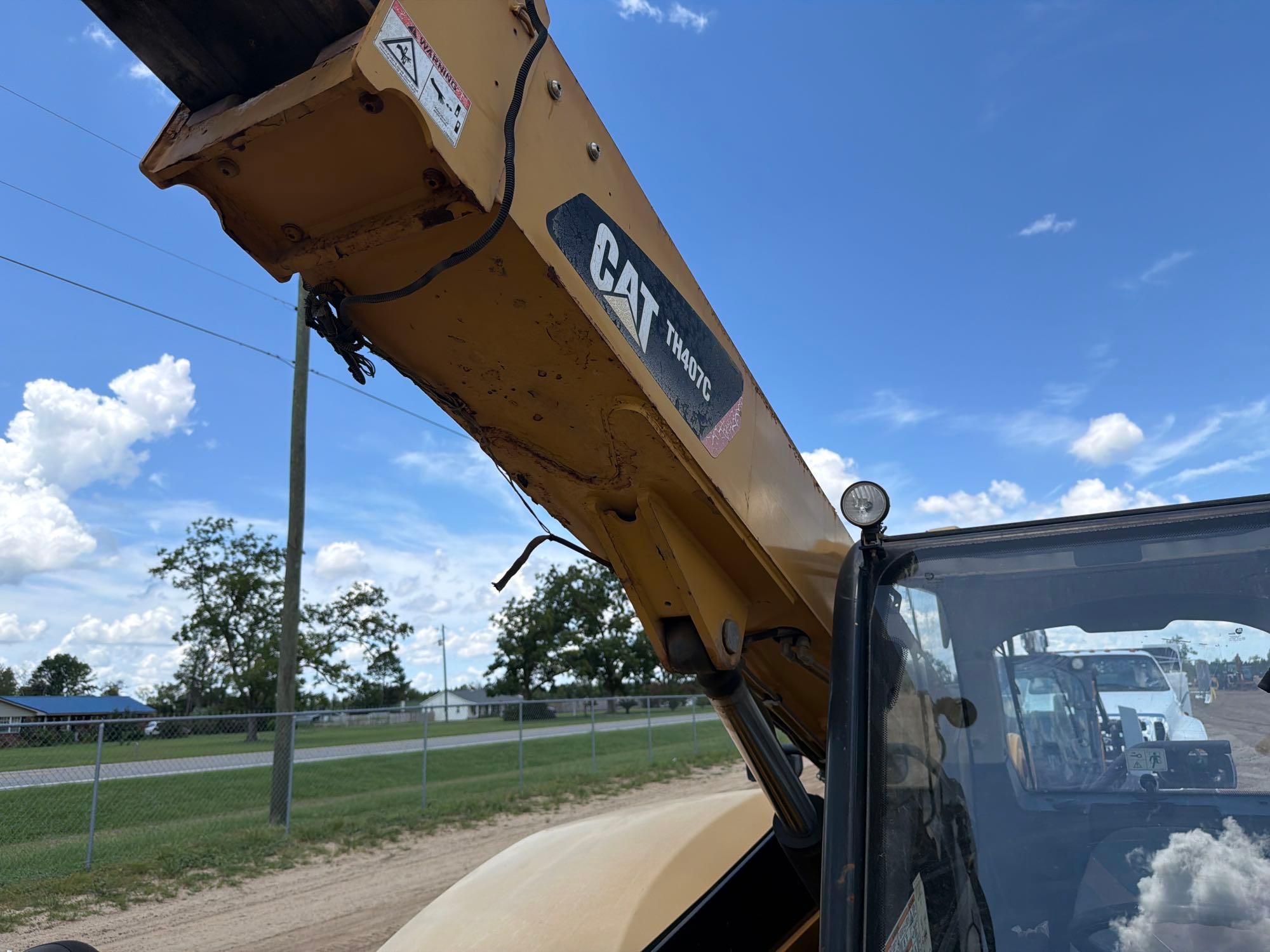 2014 Caterpillar TH407C