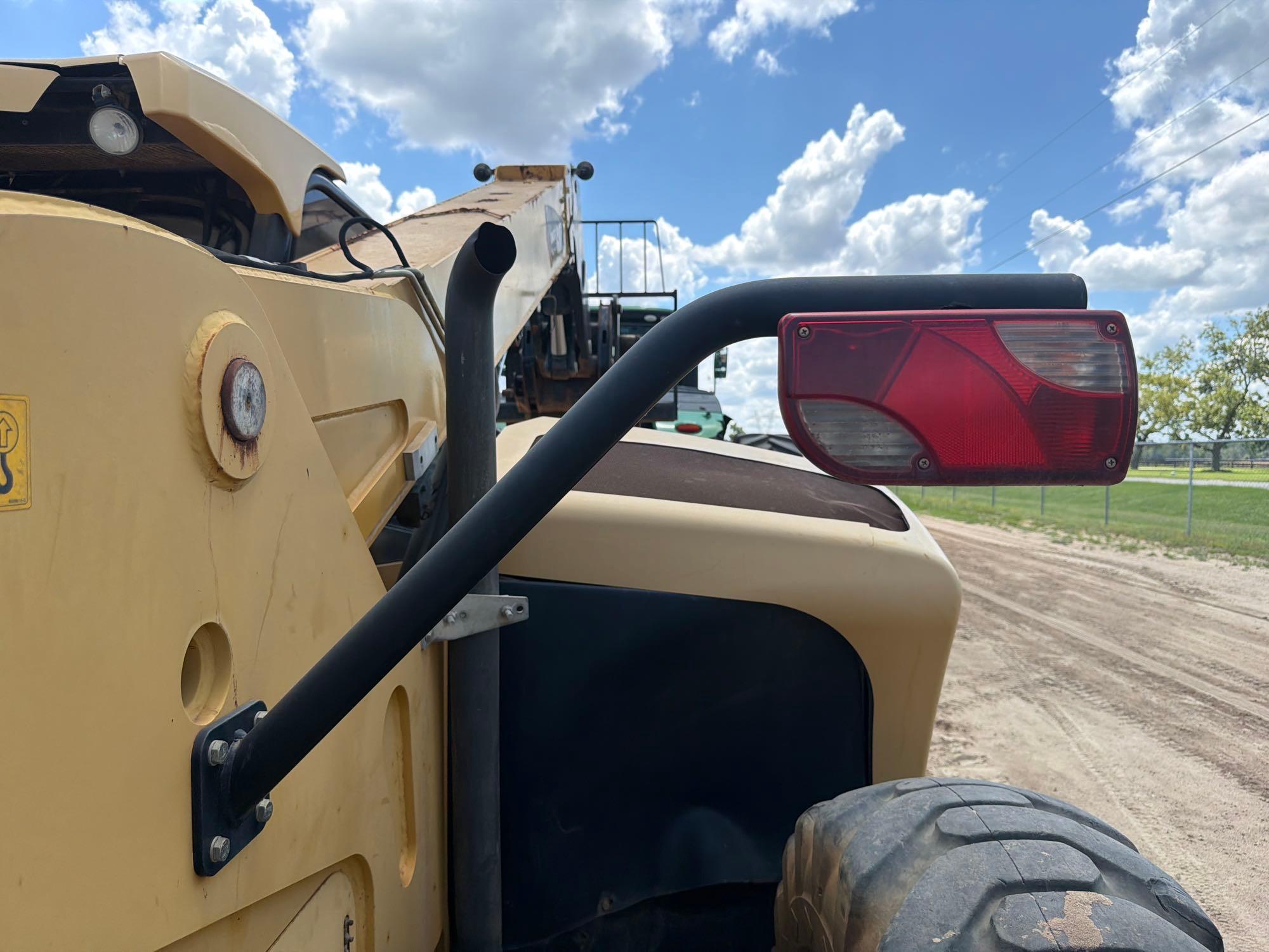 2014 Caterpillar TH407C