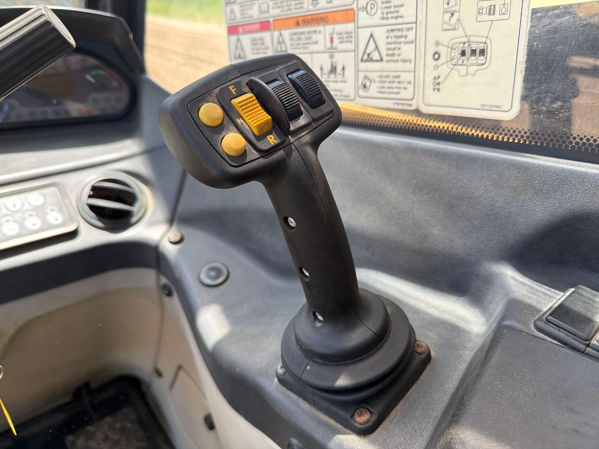 2014 Caterpillar TH407C