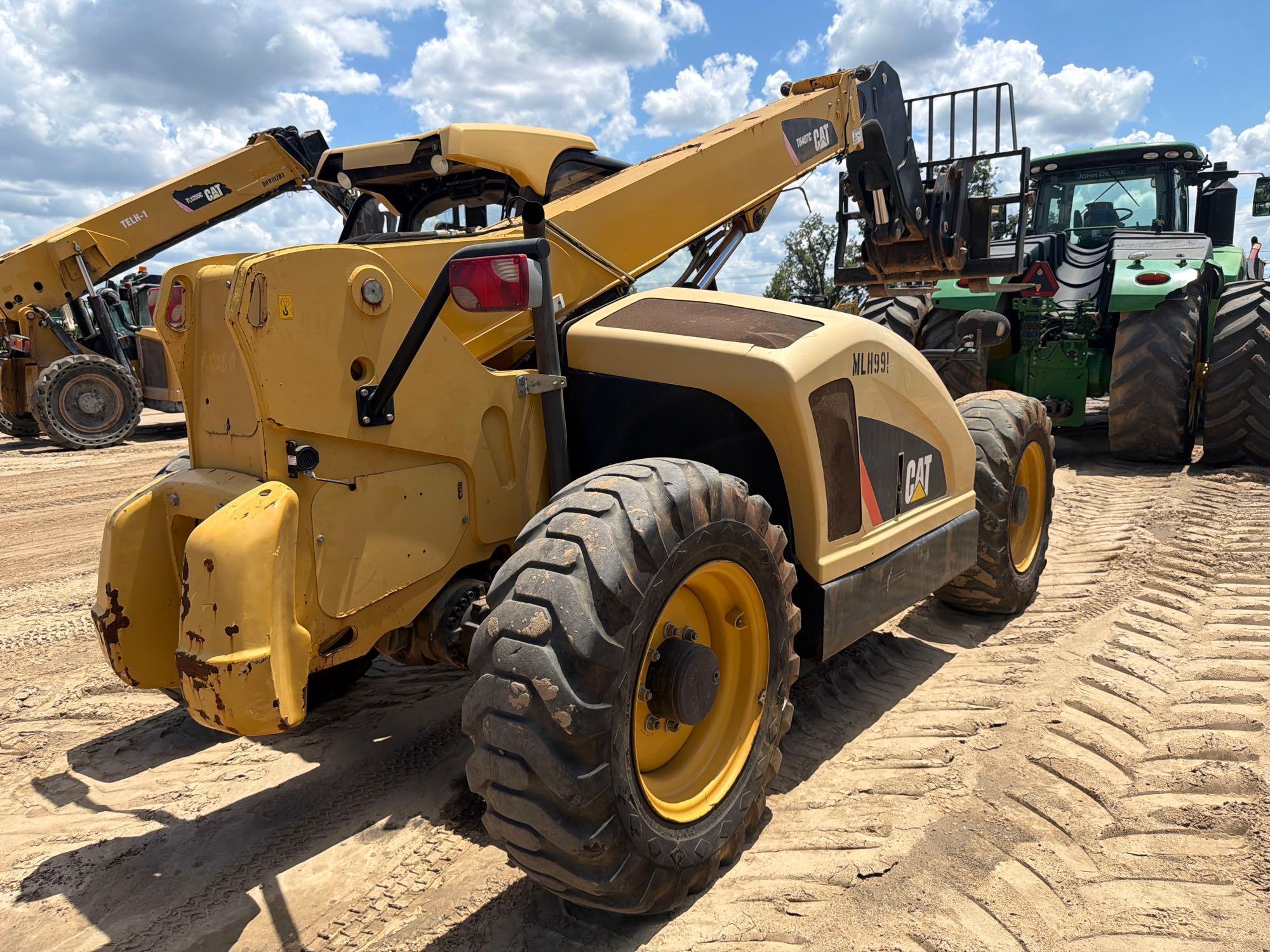 2014 Caterpillar TH407C