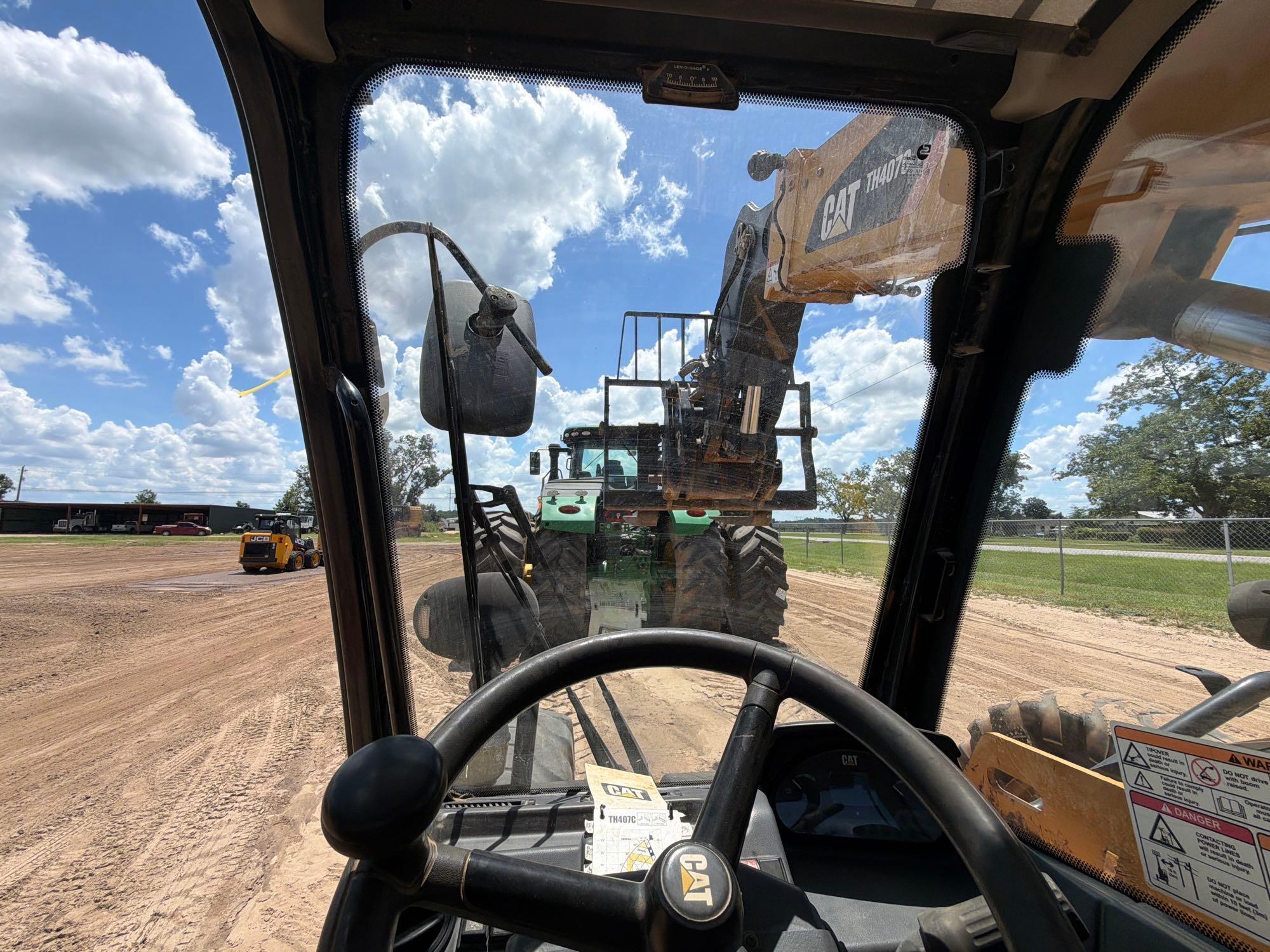 2014 Caterpillar TH407C