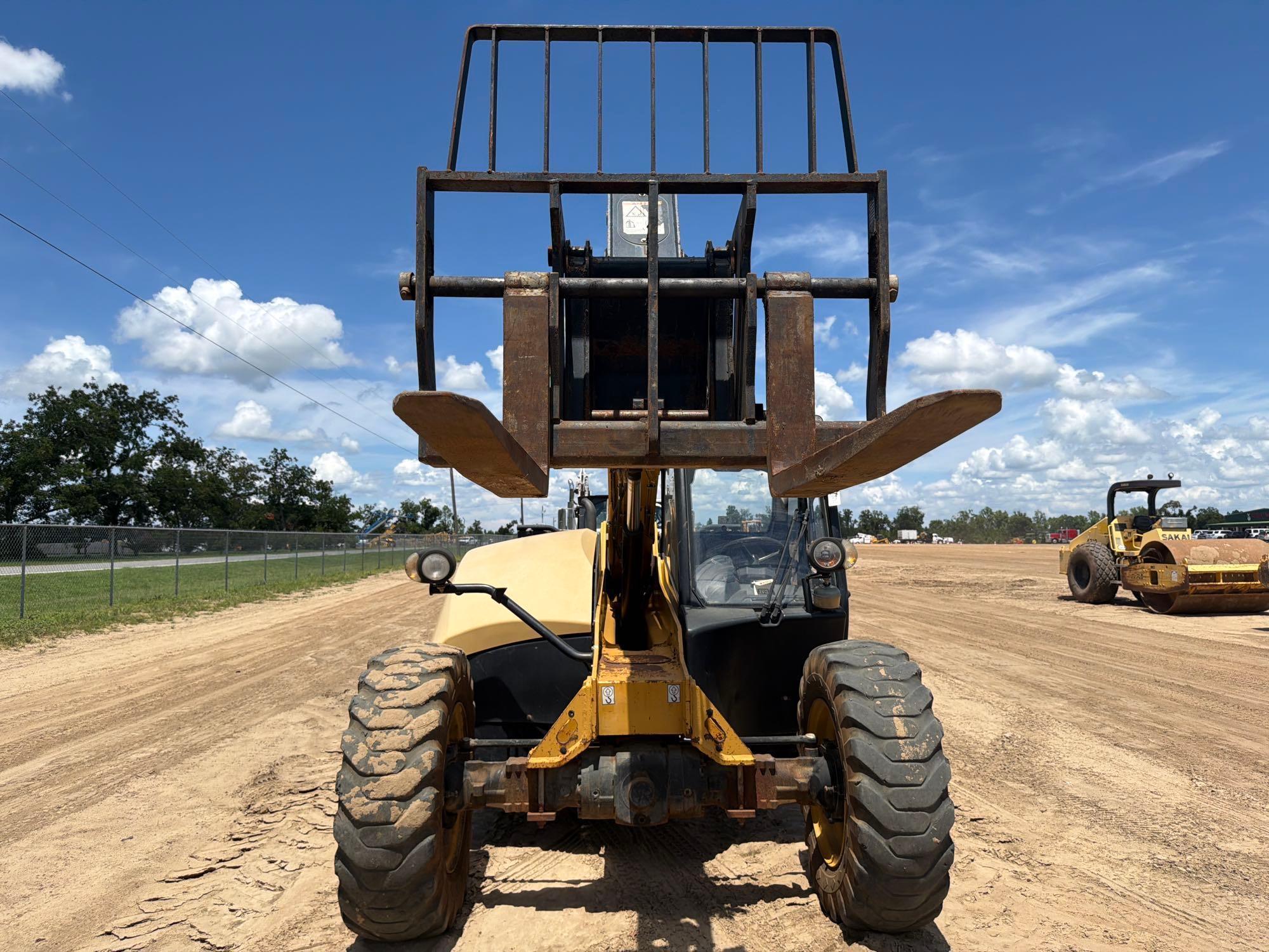 2014 Caterpillar TH407C
