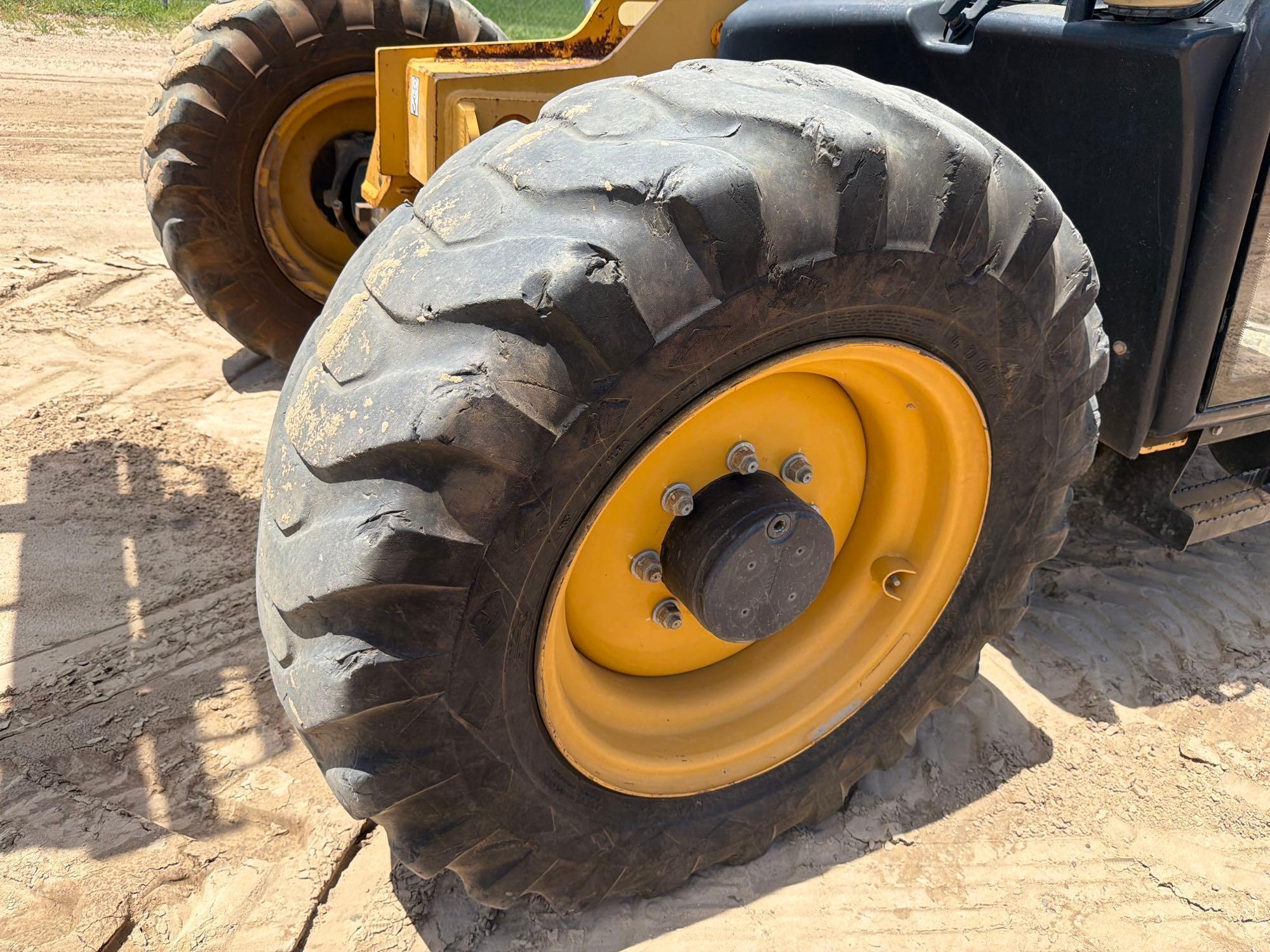 2014 Caterpillar TH407C