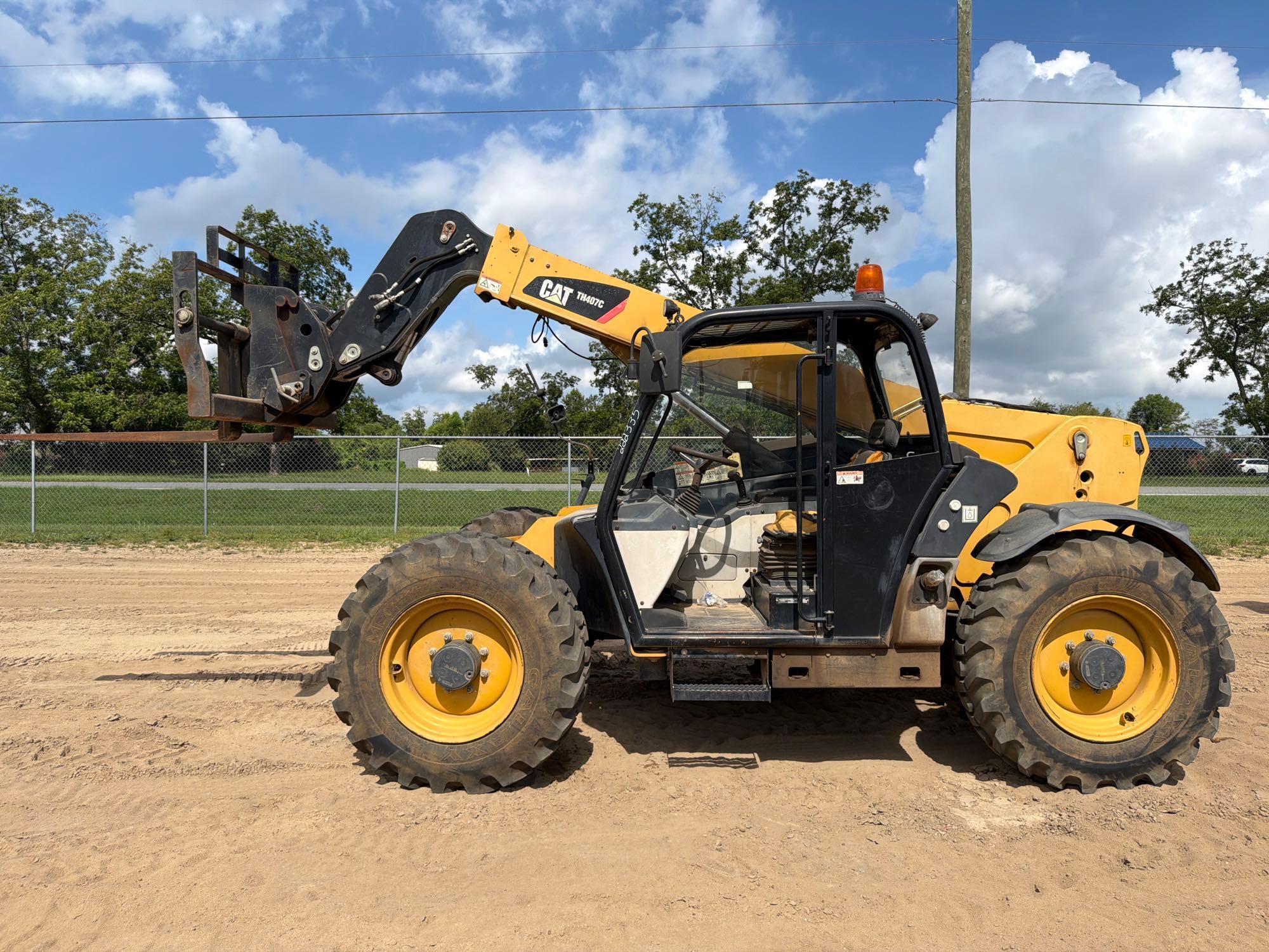 2014 Caterpillar TH407C