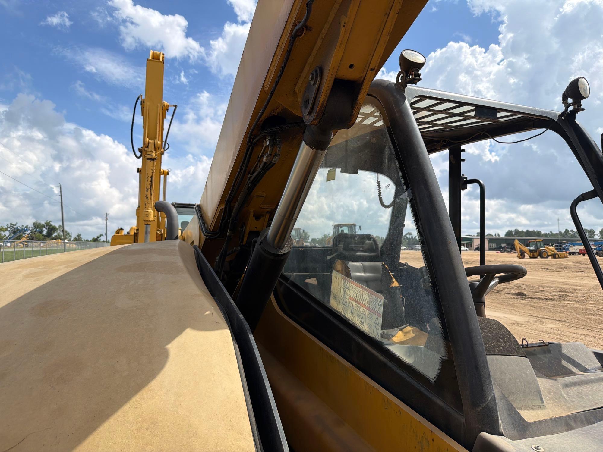 2014 Caterpillar TH407C