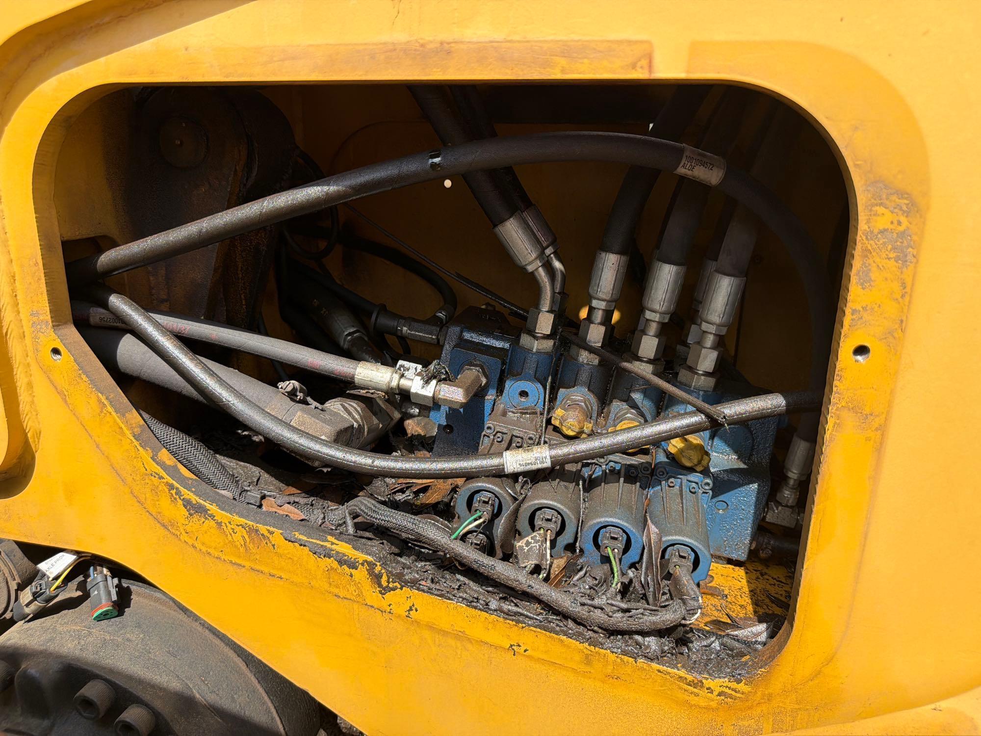 2014 Caterpillar TH407C