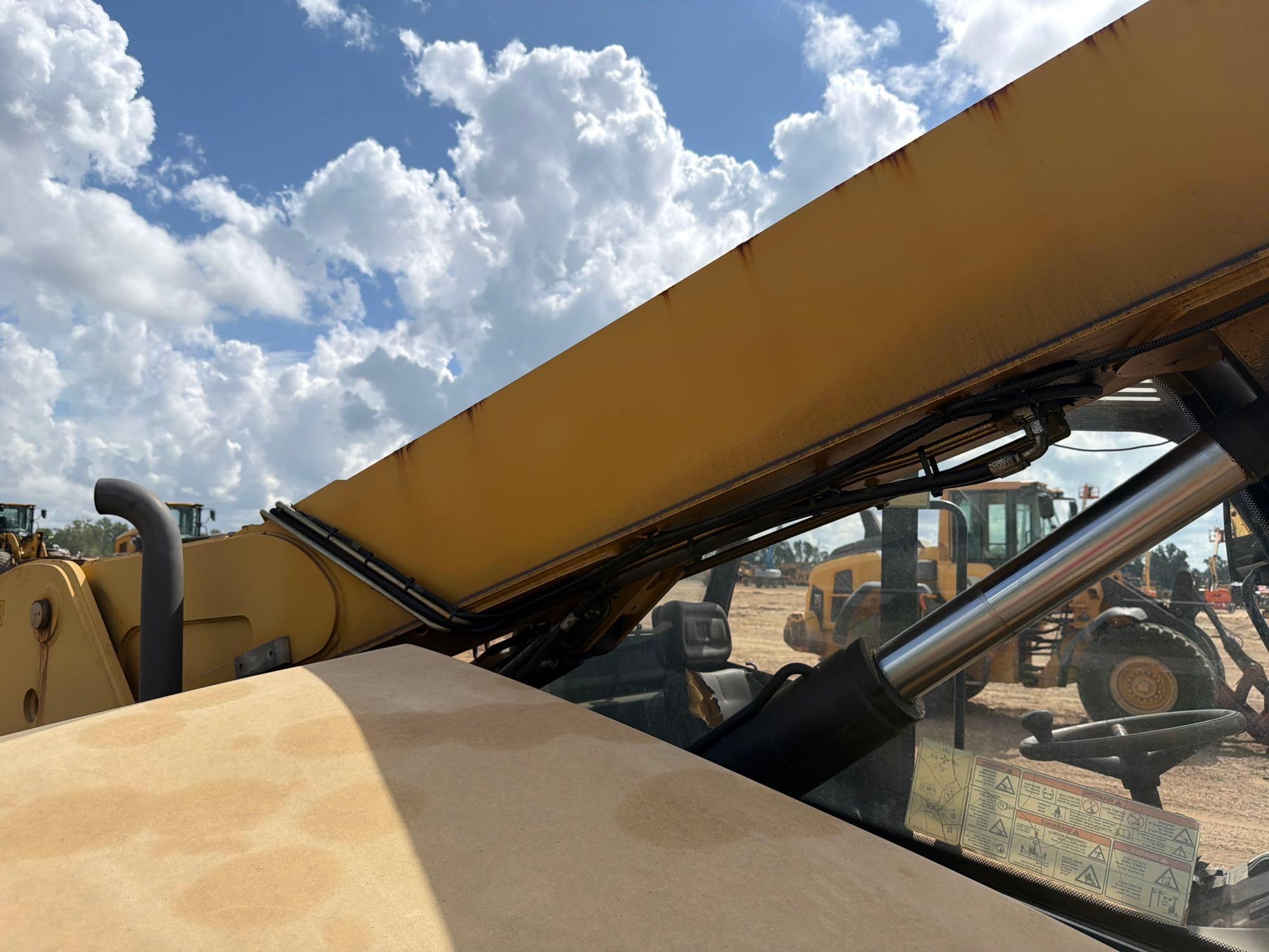 2014 Caterpillar TH407C