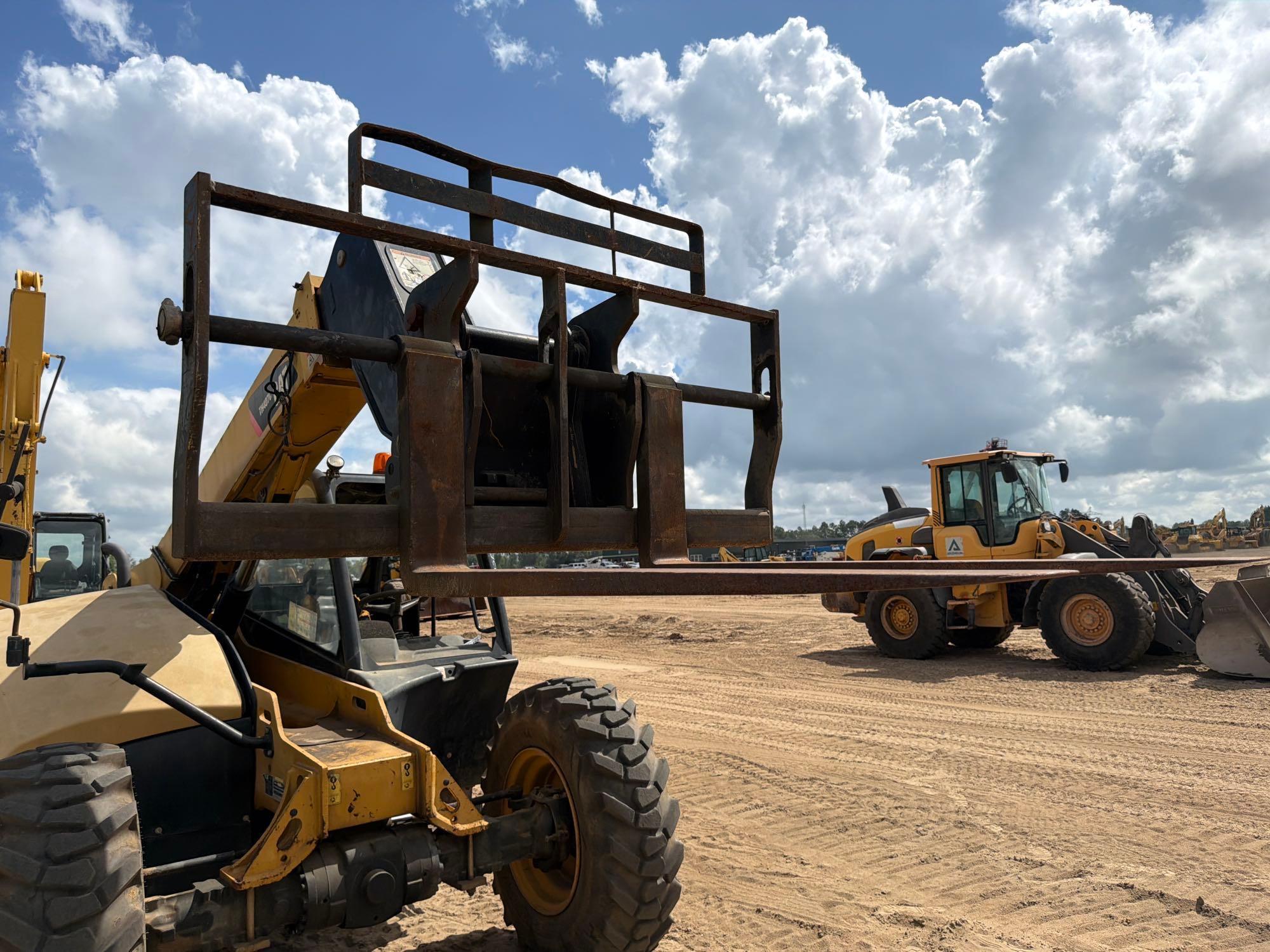 2014 Caterpillar TH407C