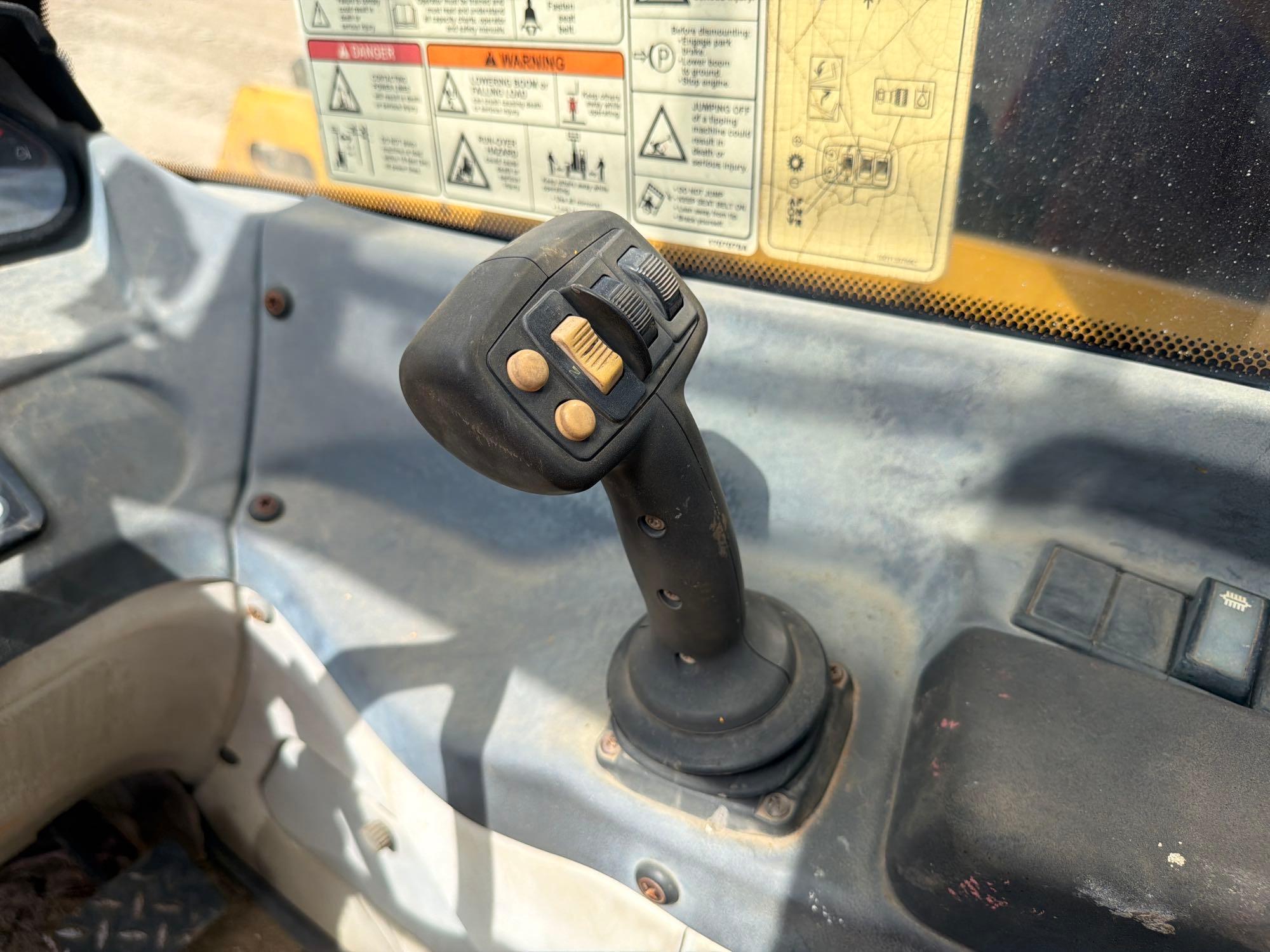 2014 Caterpillar TH407C