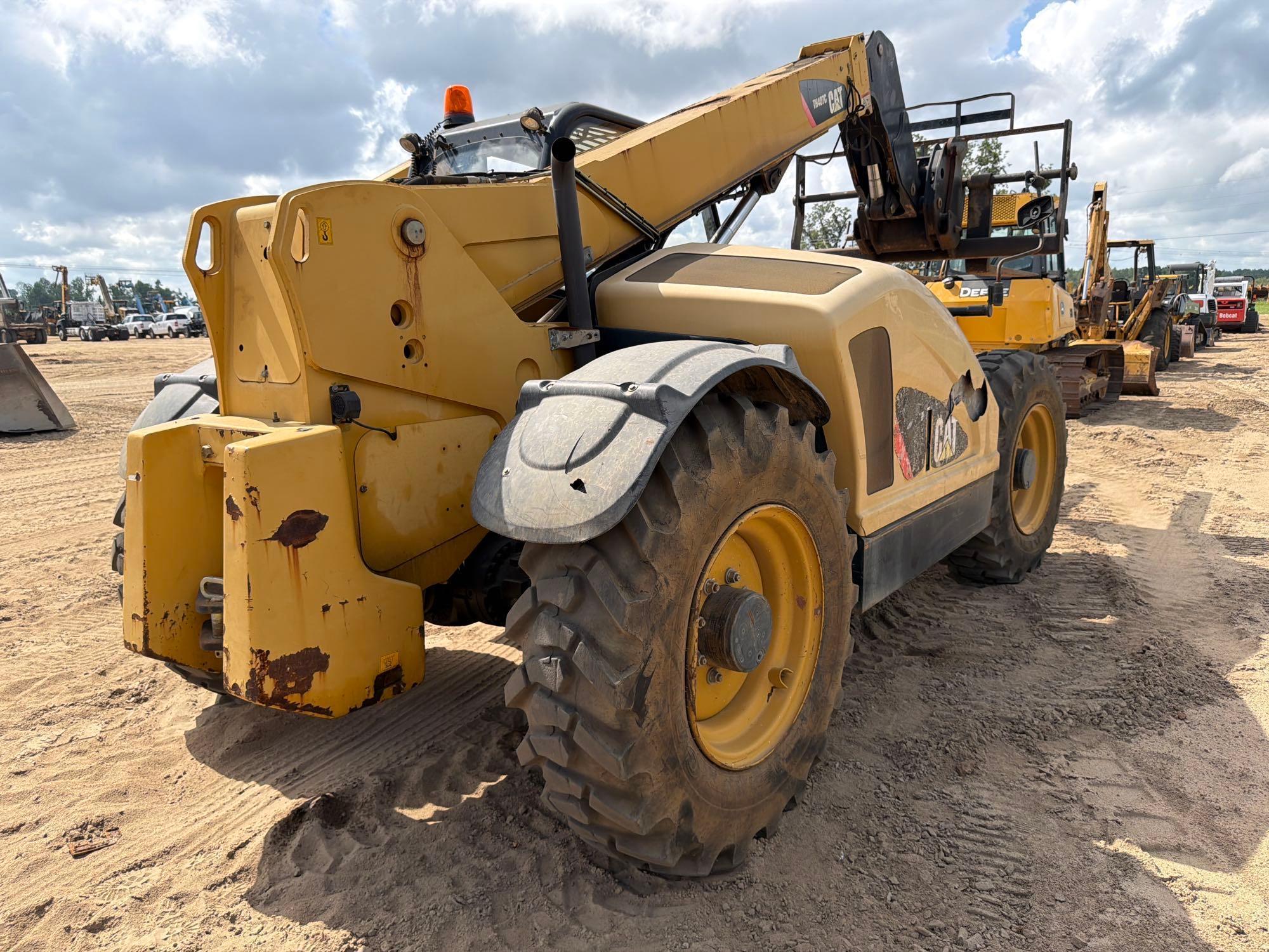 2014 Caterpillar TH407C