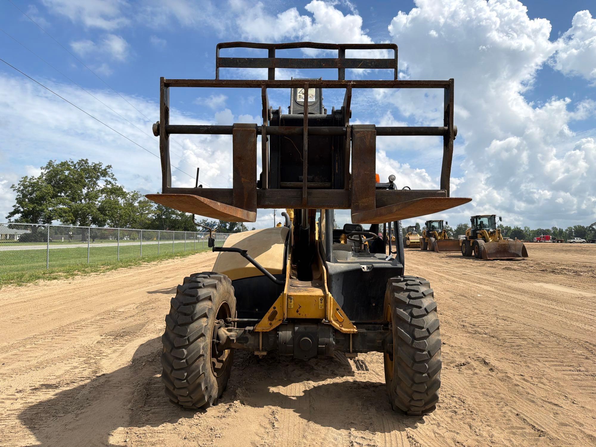 2014 Caterpillar TH407C